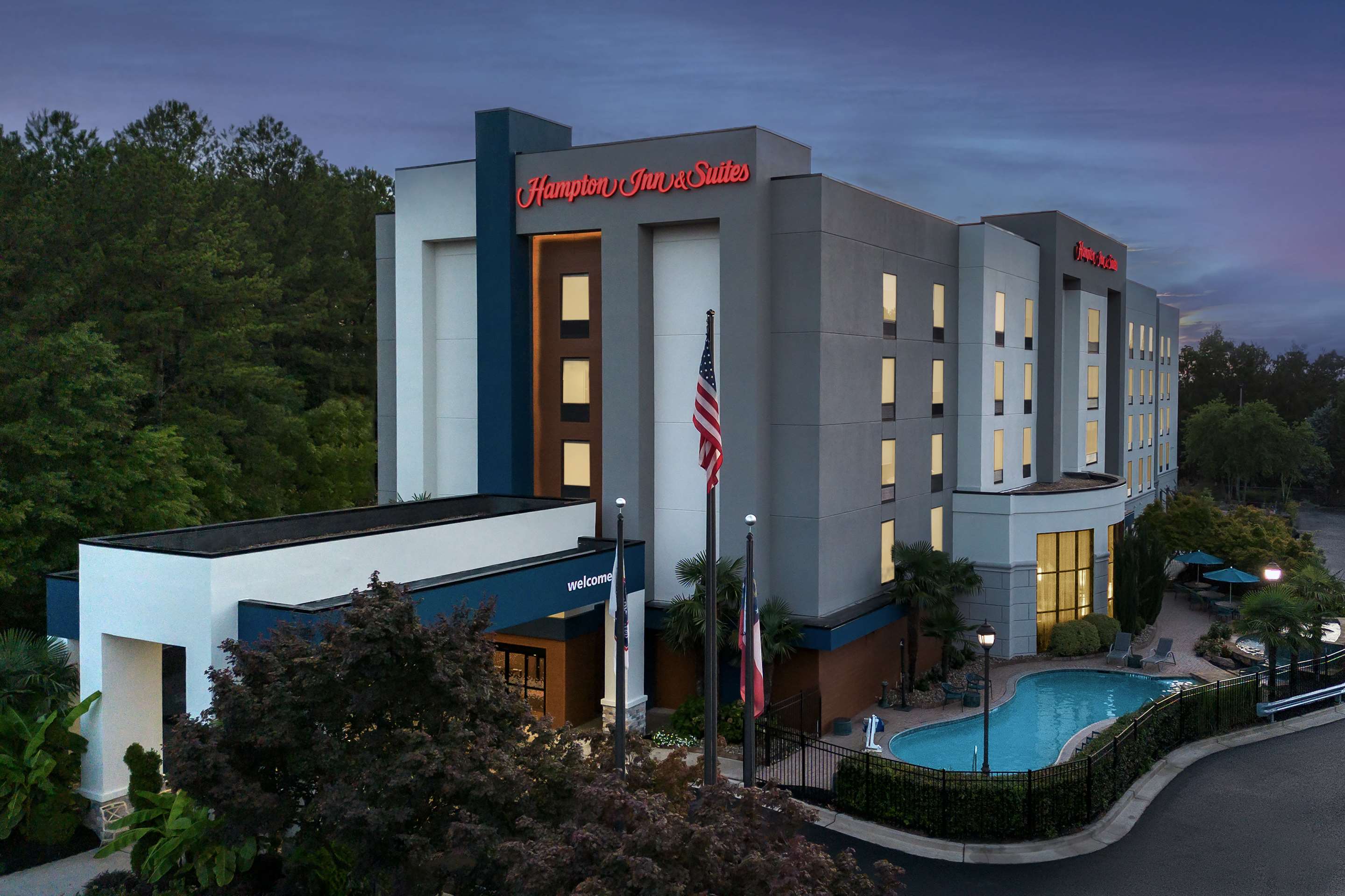 Exterior | Hampton Inn & Suites ATL-Six Flags