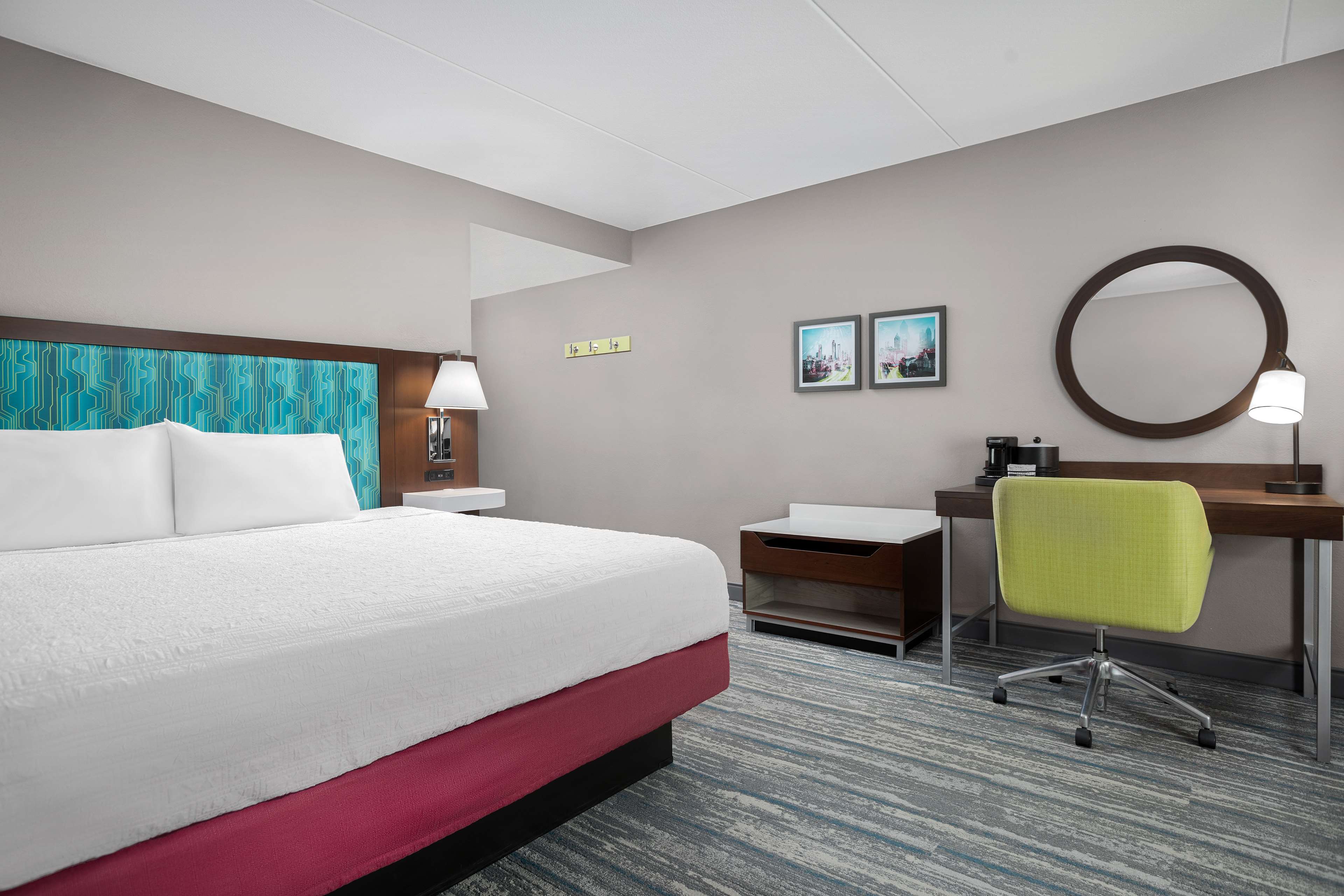 Hampton Inn & Suites Atlanta Six Flags Room Type - KING DELUXE-NON SMOKING