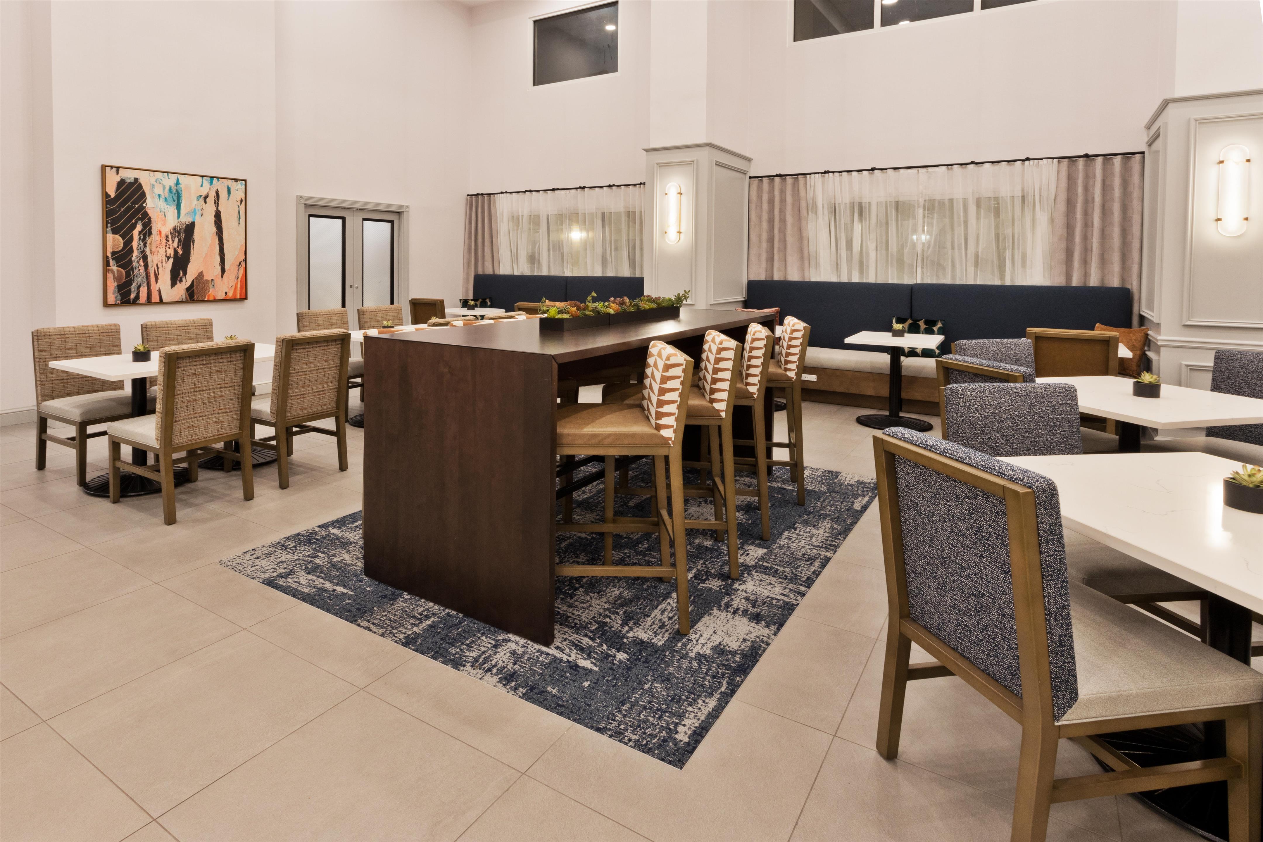 Lobby | Hampton Inn & Suites Lanett-West Point