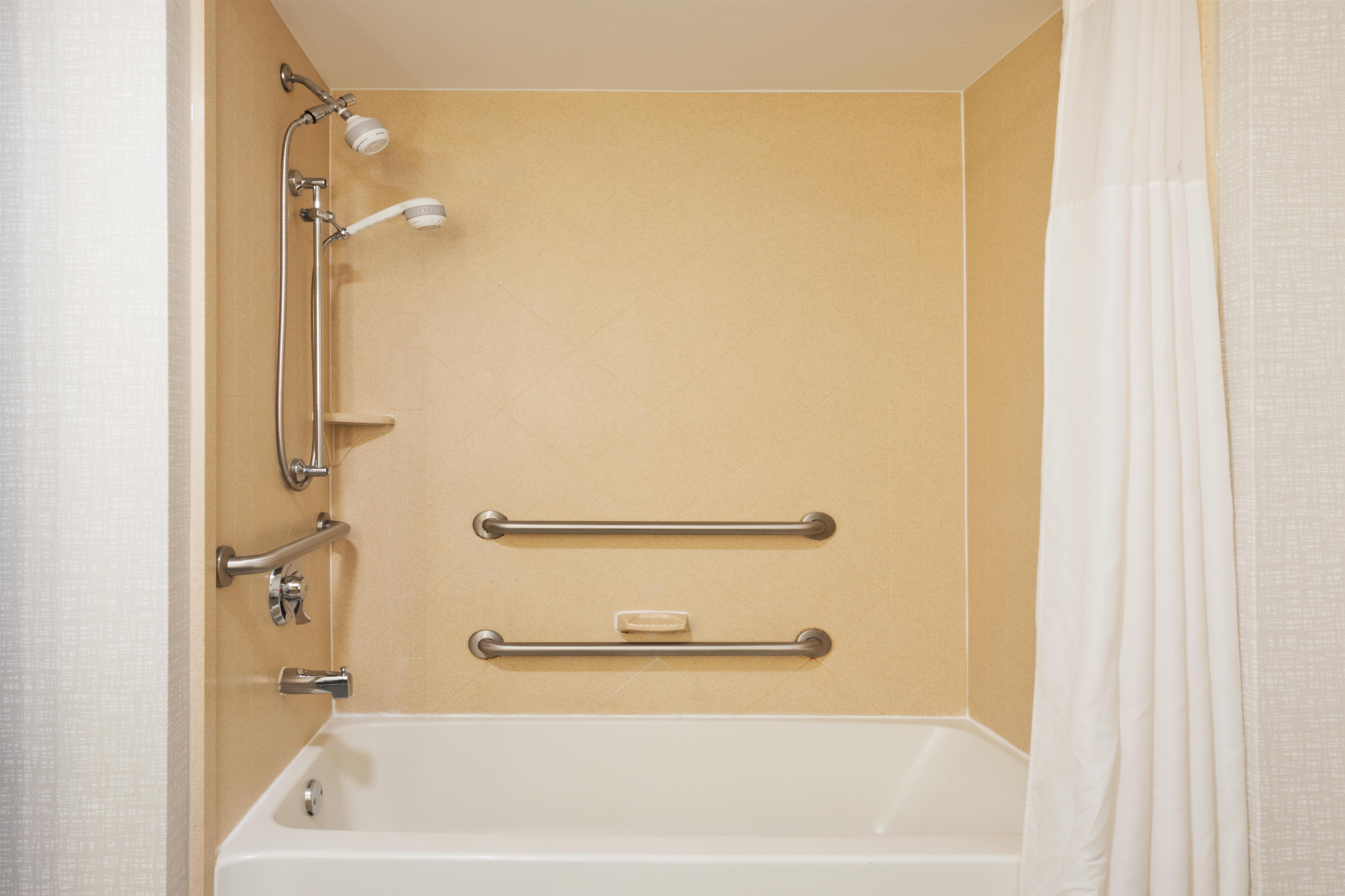 Hampton Inn & Suites by Hilton Lanett-West Point - Tap to explore photos