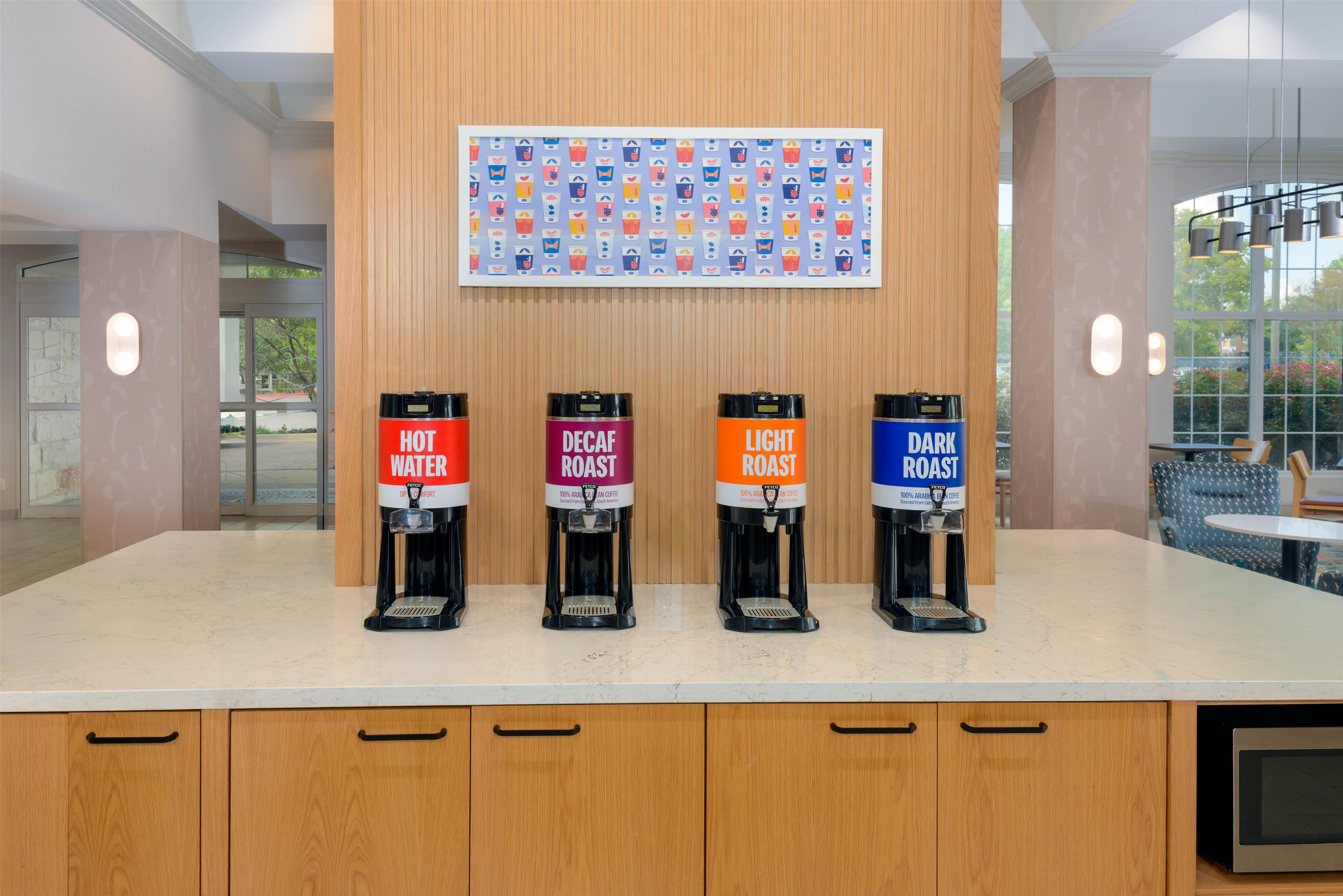 Breakfast Area | Hampton Inn & Suites Austin-Airport