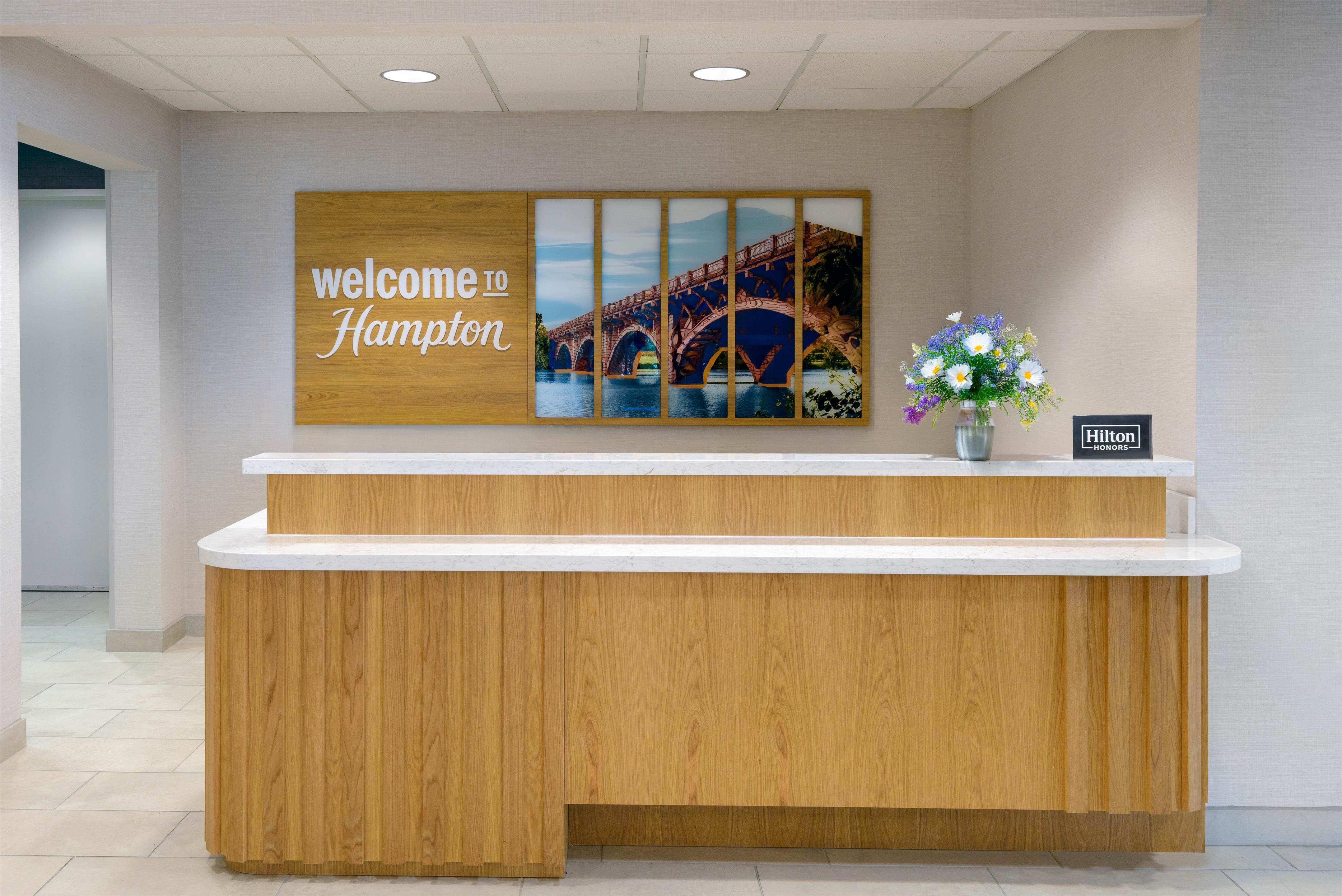 Reception | Hampton Inn & Suites Austin-Airport