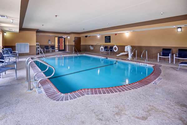 Pool - Hampton Inn & Suites Buda