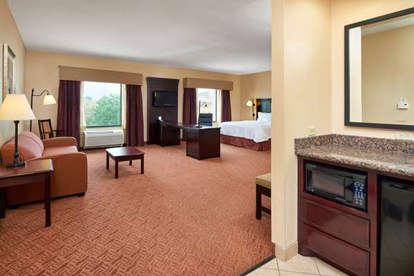  - Hampton Inn & Suites Buda