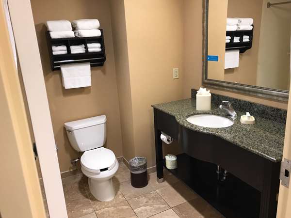  - Hampton Inn & Suites Lakeway