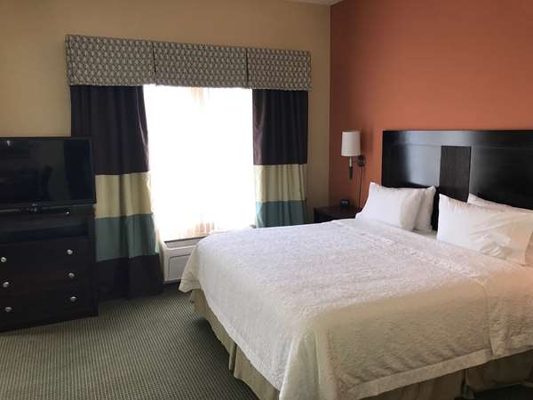  - Hampton Inn & Suites Lakeway