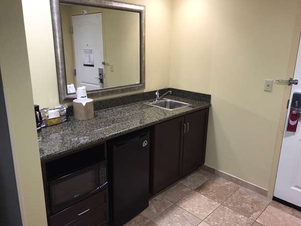  - Hampton Inn & Suites Lakeway