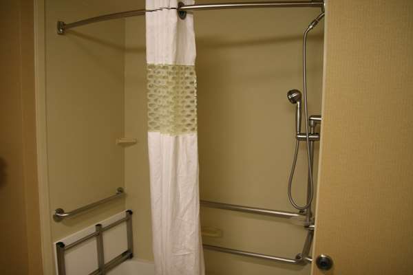  - Hampton Inn & Suites Lakeway