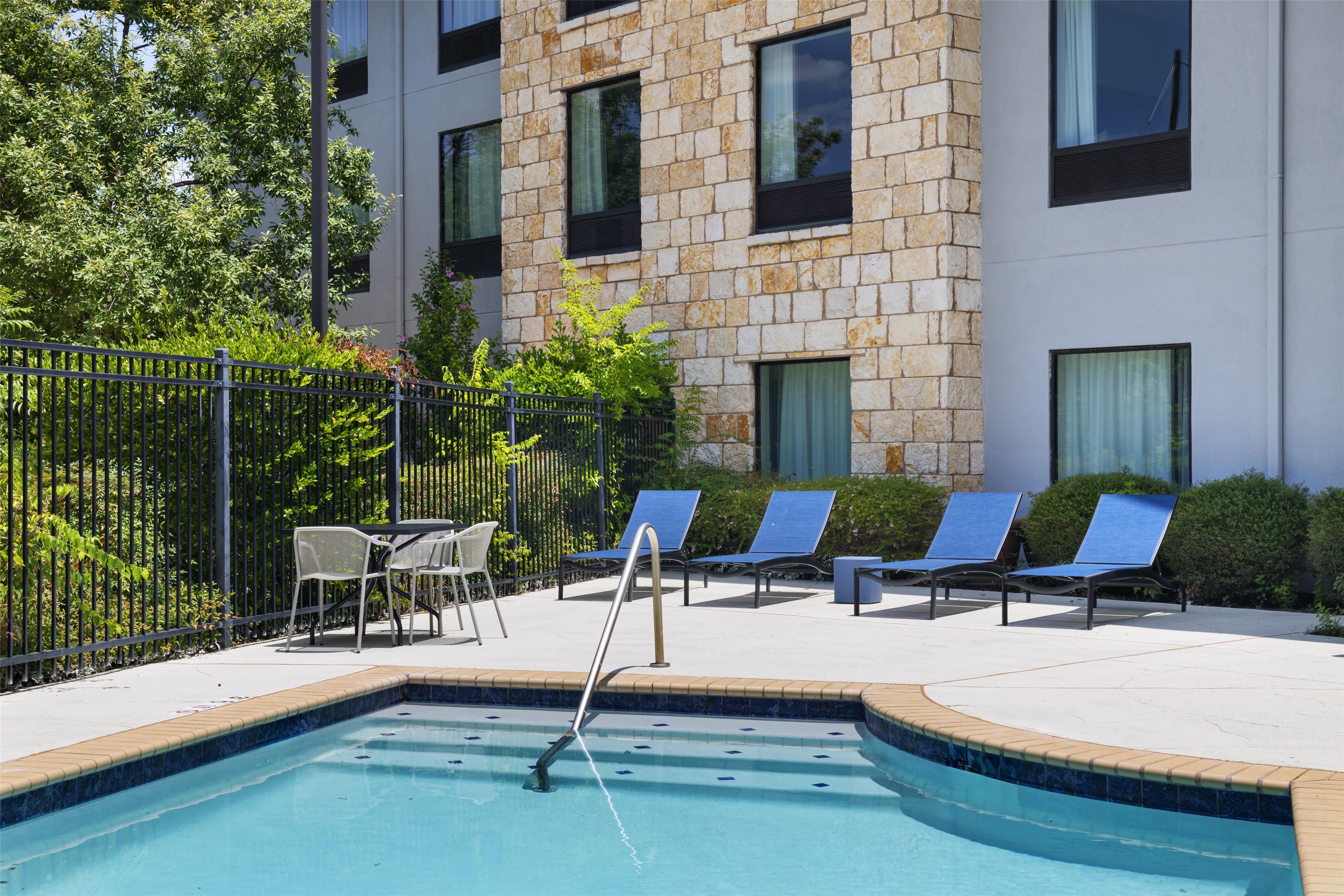 Pool | Hampton Inn & Suites Austin - Lakeway