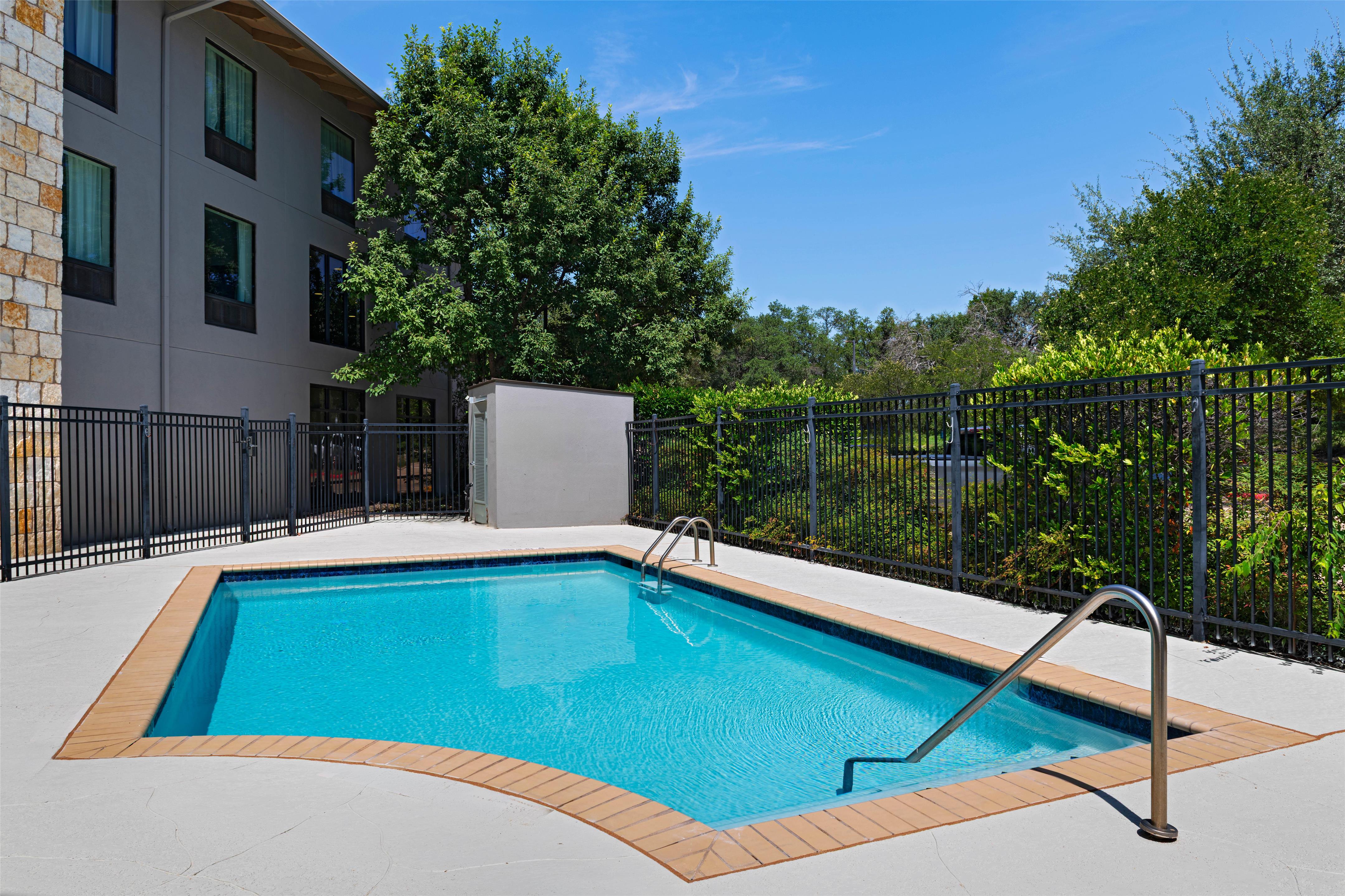 Pool | Hampton Inn & Suites Austin - Lakeway