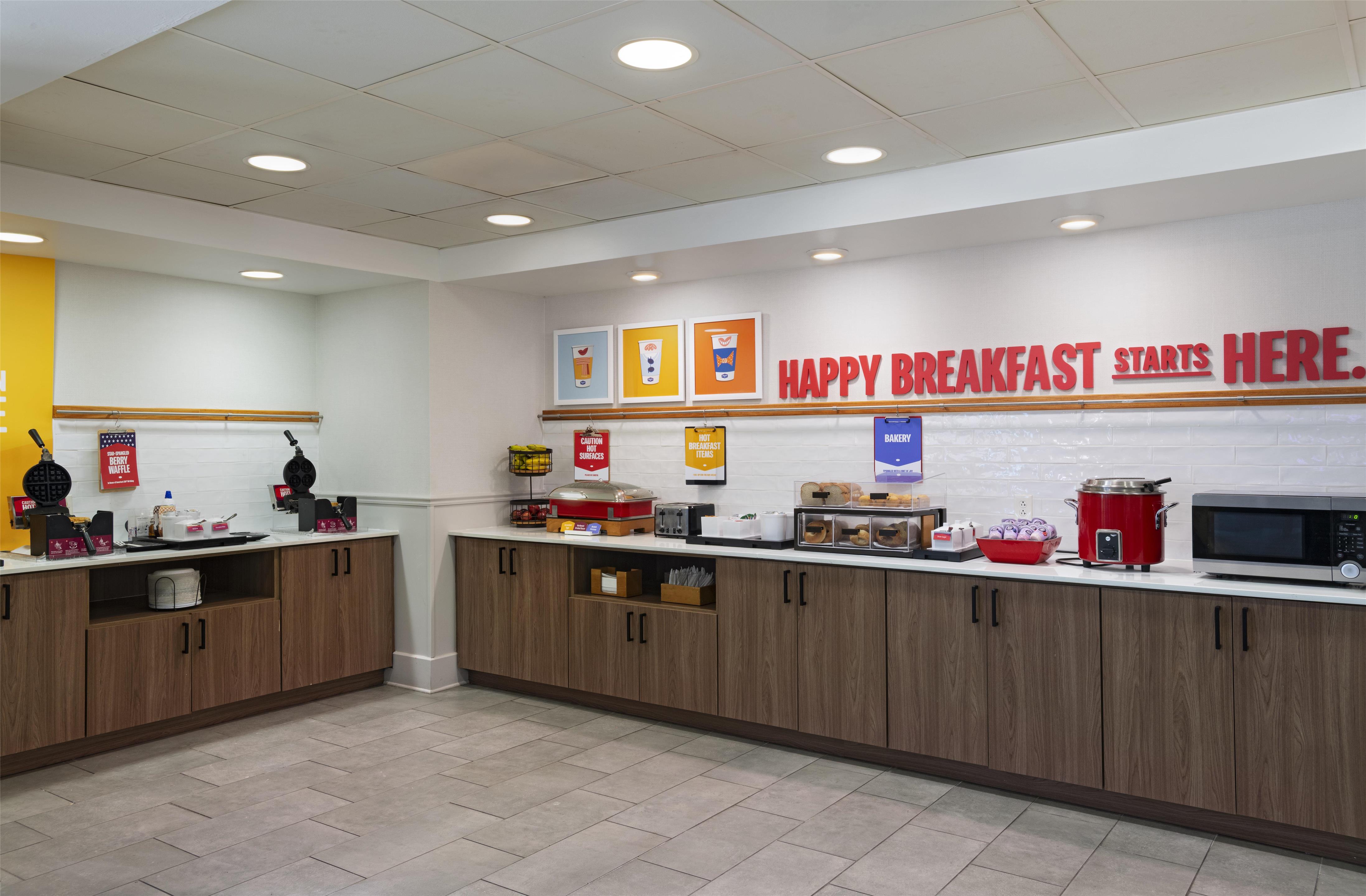 Breakfast Area | Hampton Inn & Suites Austin - Lakeway