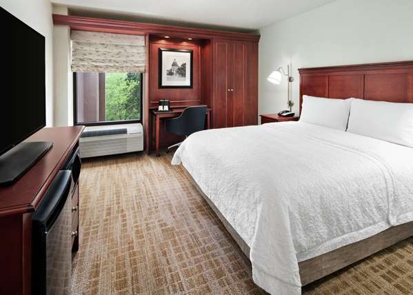  - Hampton Inn Hwy 183 Austin - I-35, Exit 240