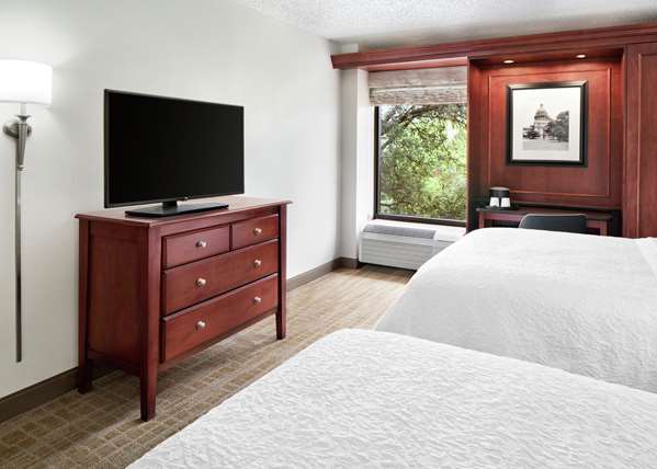  - Hampton Inn Hwy 183 Austin - I-35, Exit 240