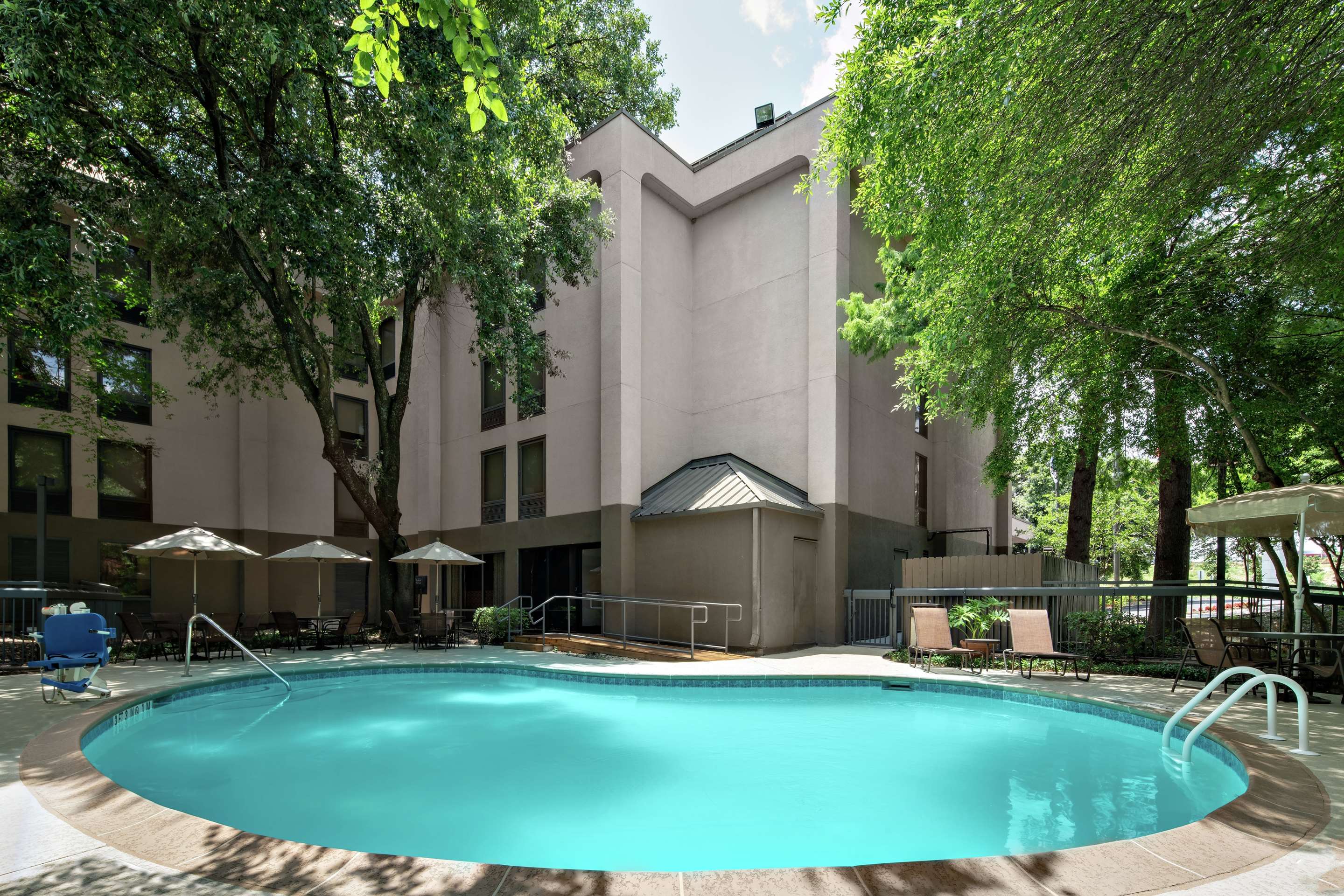 Pool | Hampton Inn Austin North @ I - 35 & Hwy 183