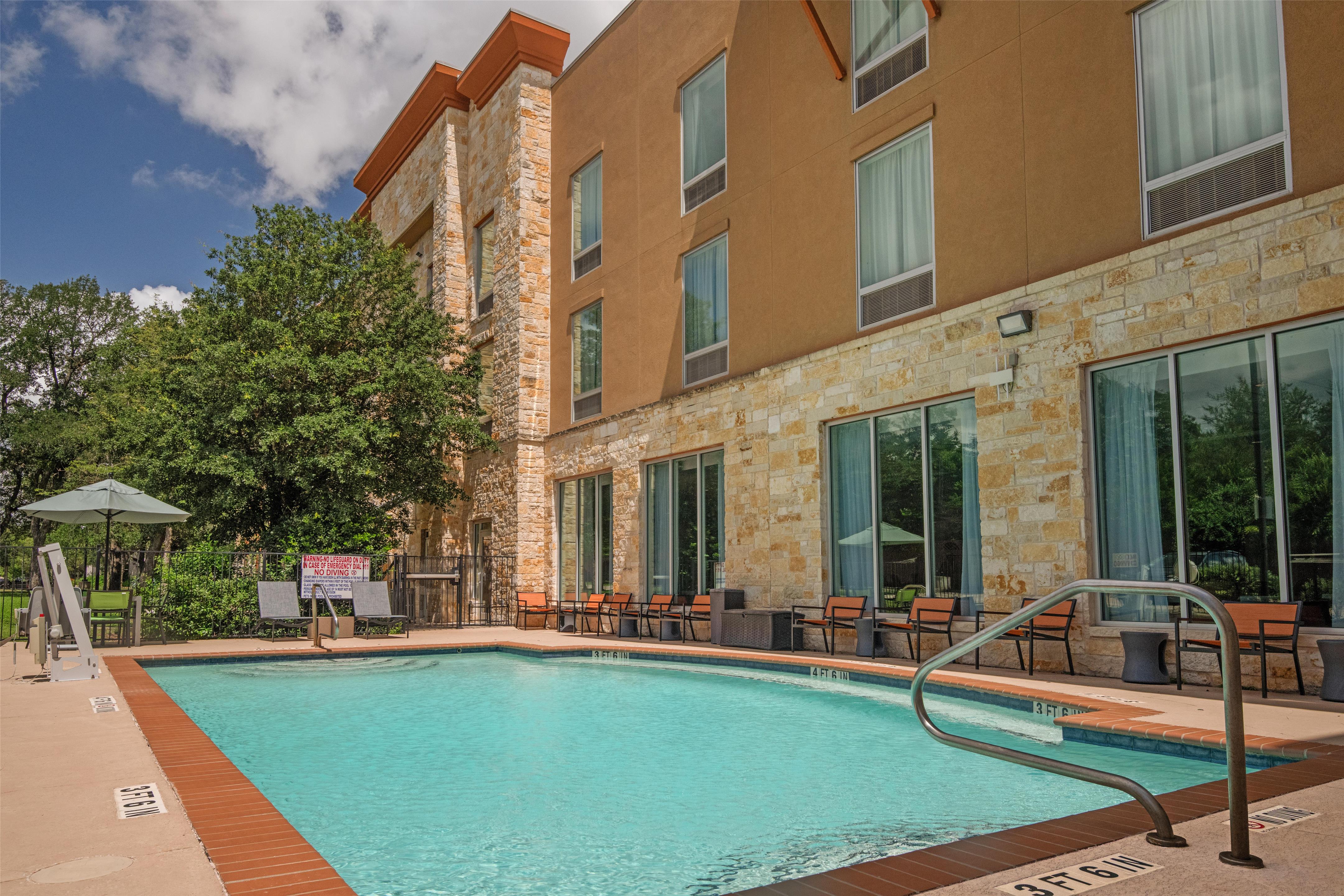 Pool | Hampton Inn Austin/Oak Hill