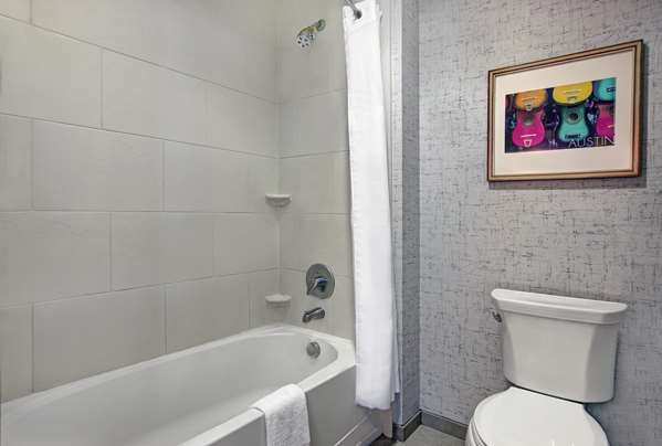  - Hampton Inn & Suites University of Texas Austin - I-35, Exit 235A