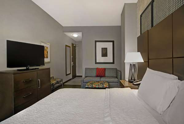  - Hampton Inn & Suites University of Texas Austin - I-35, Exit 235A