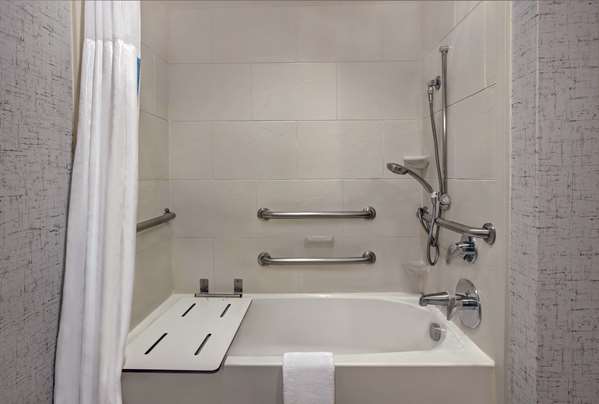  - Hampton Inn & Suites University of Texas Austin - I-35, Exit 235A