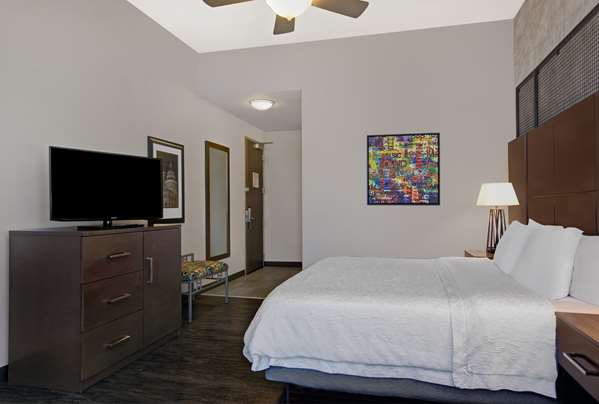  - Hampton Inn & Suites University of Texas Austin - I-35, Exit 235A