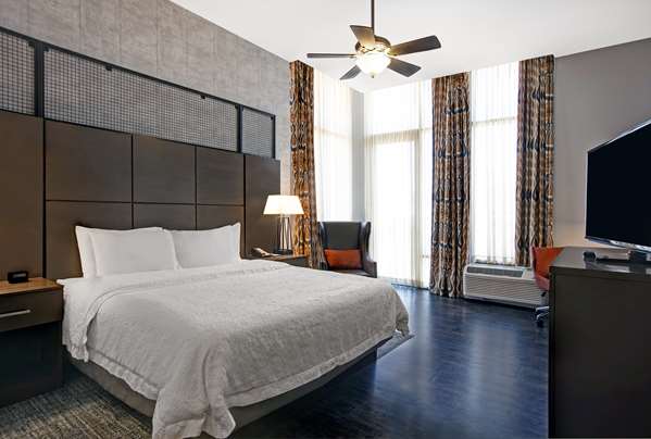  - Hampton Inn & Suites University of Texas Austin - I-35, Exit 235A