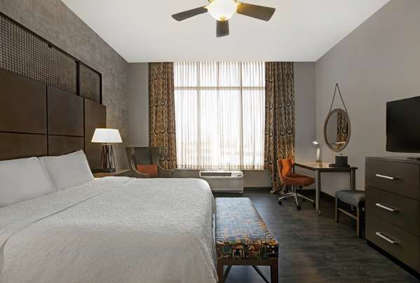  - Hampton Inn & Suites University of Texas Austin - I-35, Exit 235A