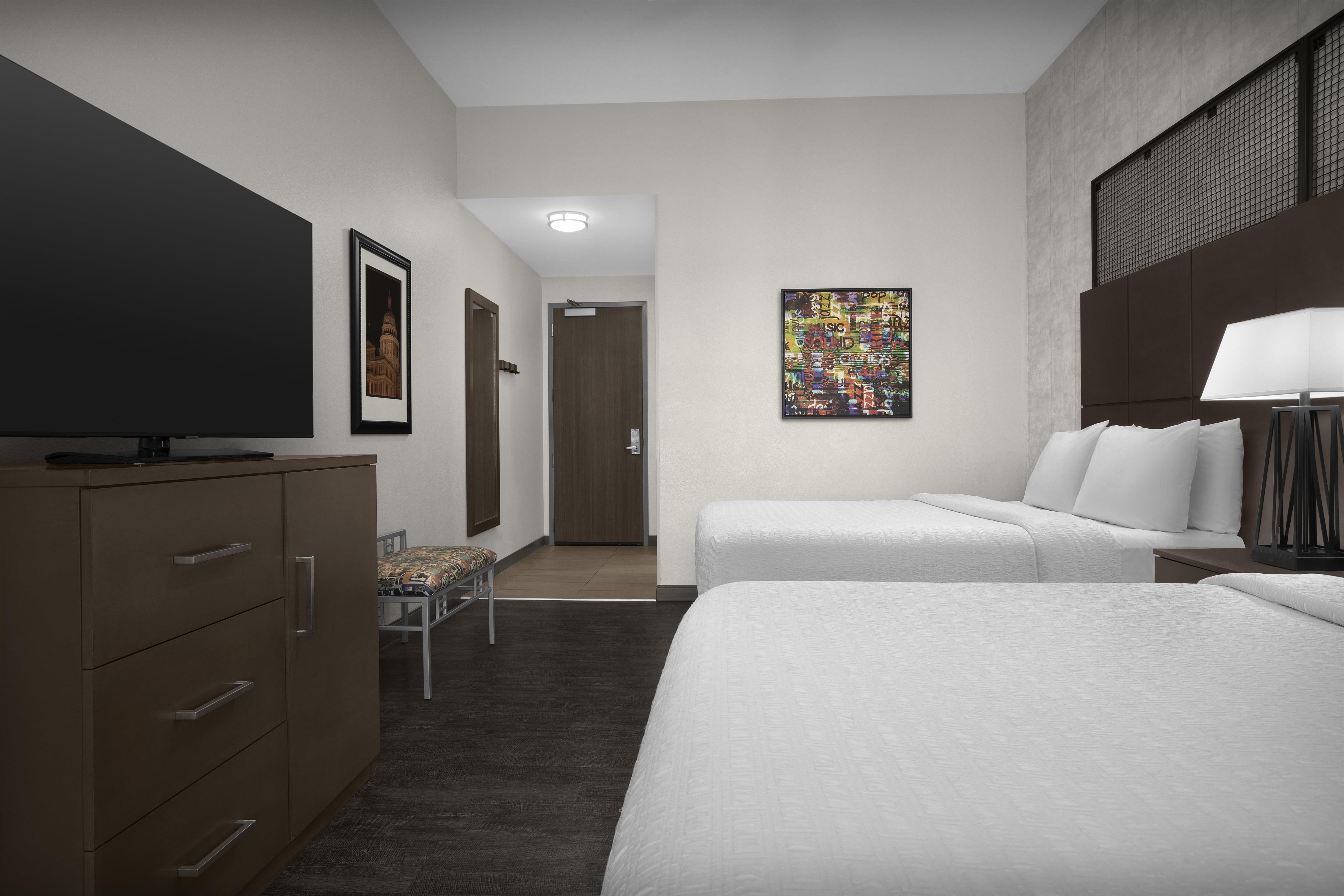 Hampton Inn & Suites Austin @ The University / Capitol Room Type - 2 QUEEN BEDS NONSMOKING