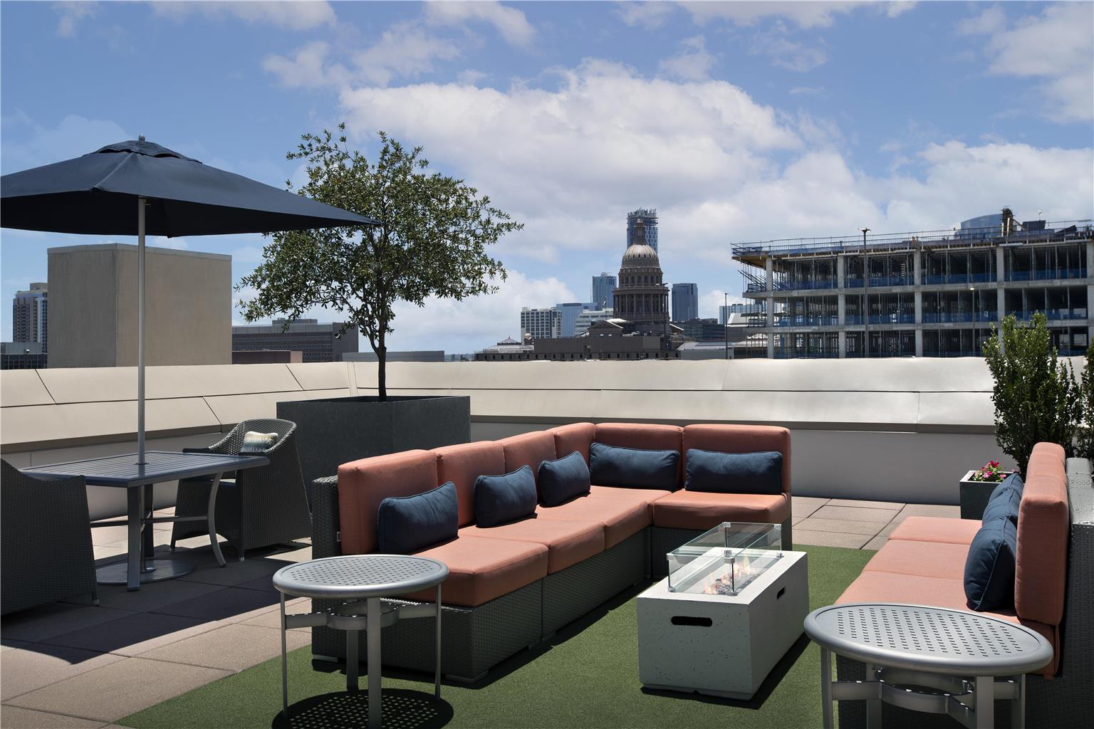 Hampton Inn & Suites Austin University