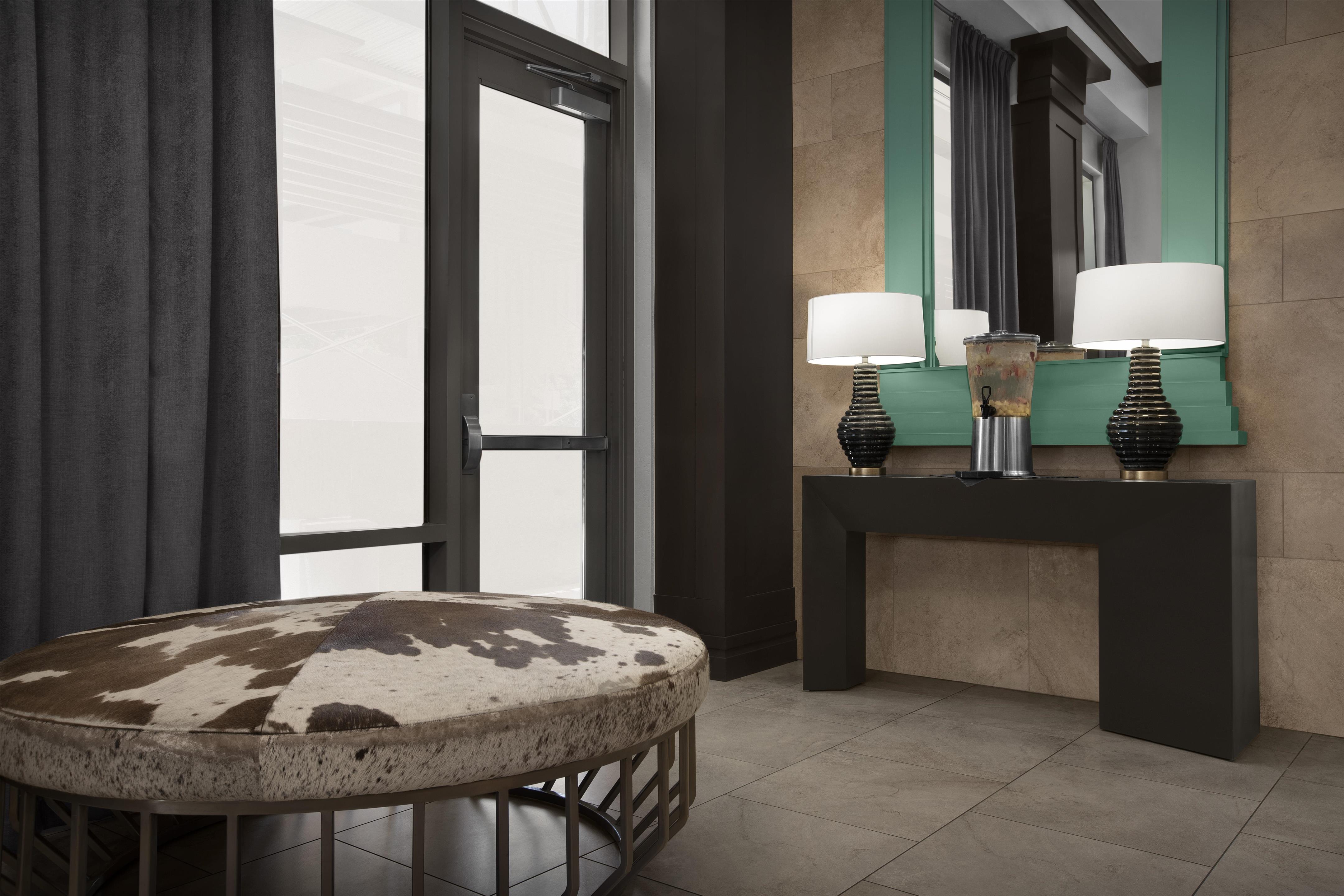 Lobby | Hampton Inn & Suites Austin @ The University / Capitol