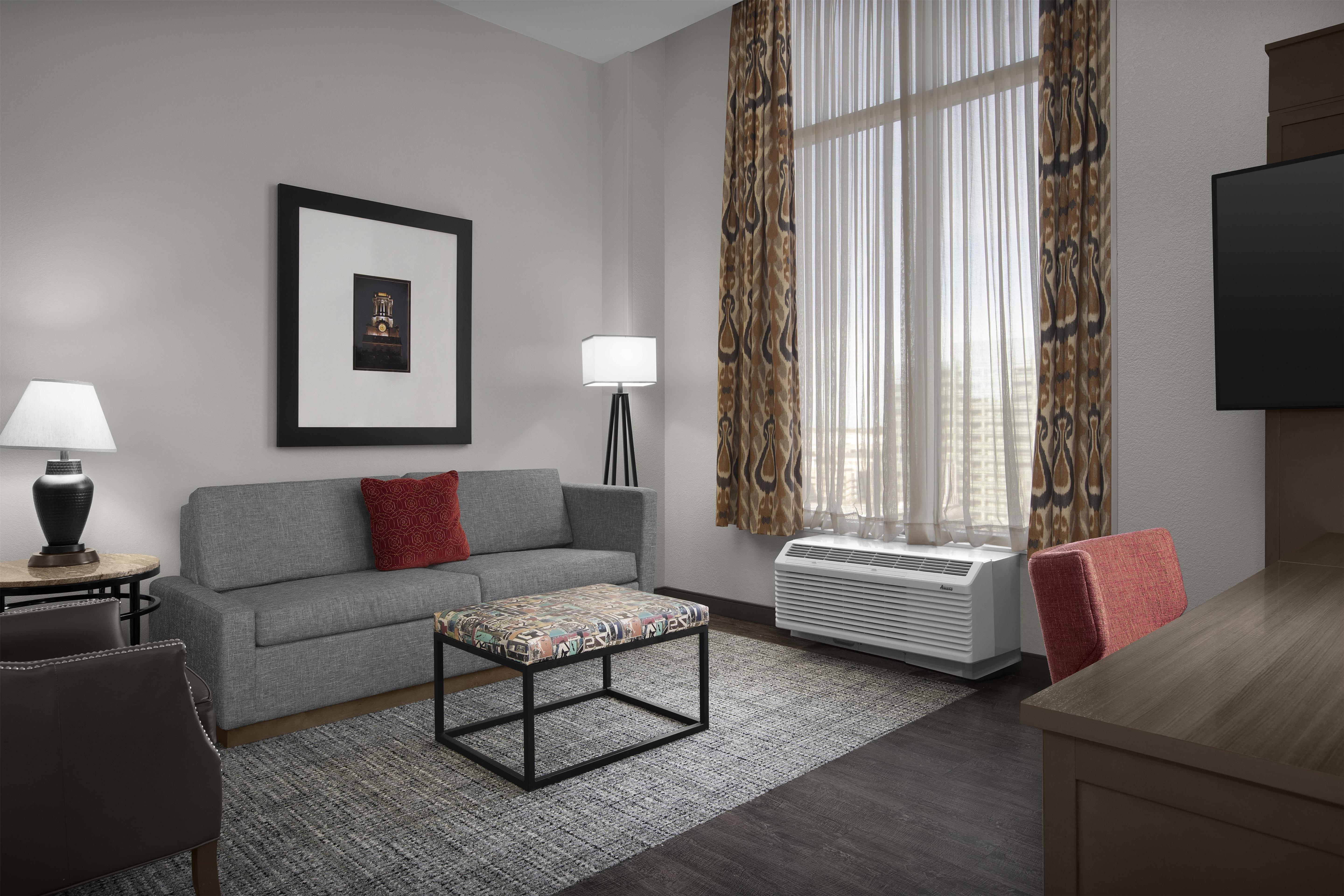Hampton Inn & Suites Austin @ The University / Capitol Room Type - 1 KING STUDIO SUITE NOSMOK