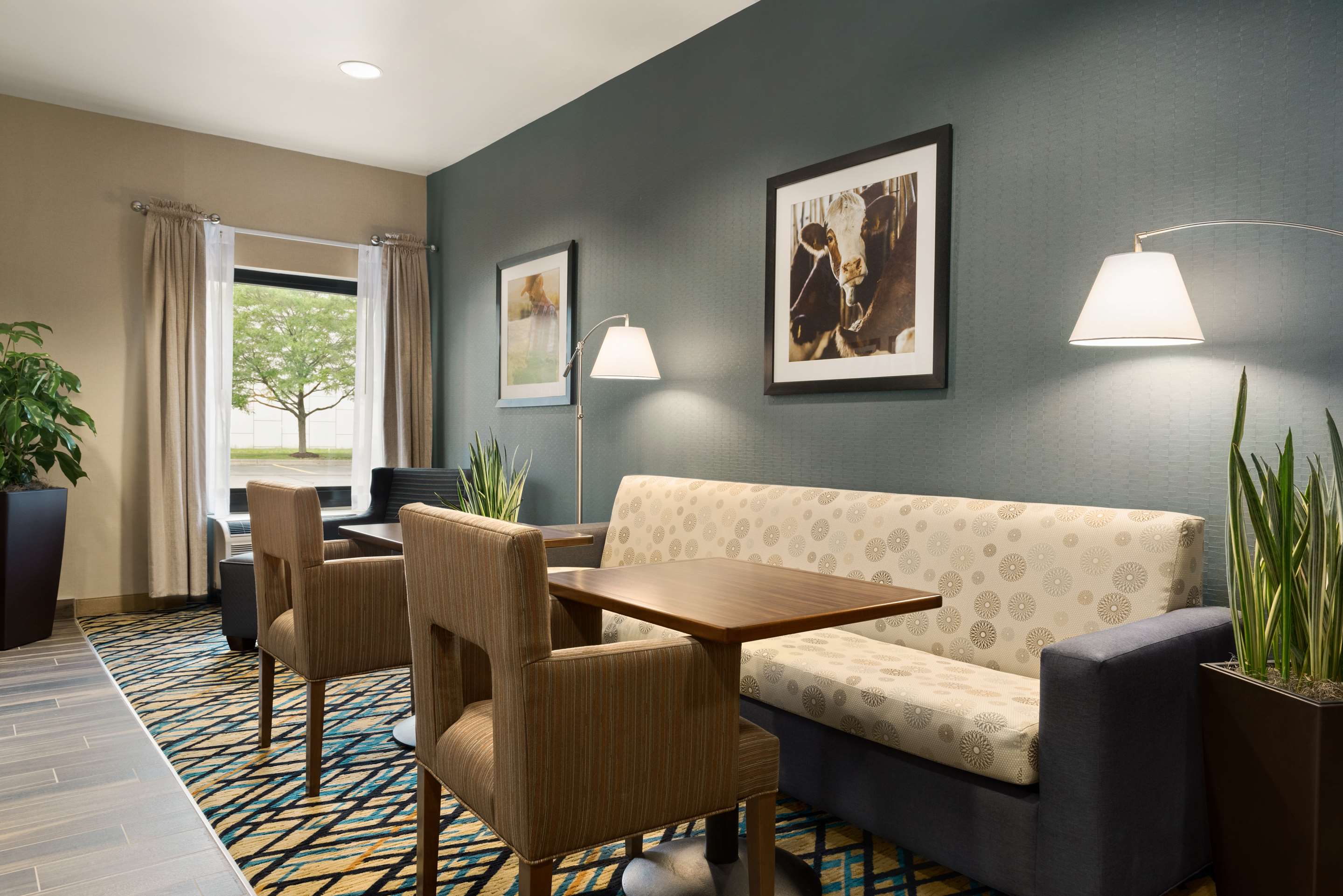 Lobby | Hampton Inn By Hilton Wausau