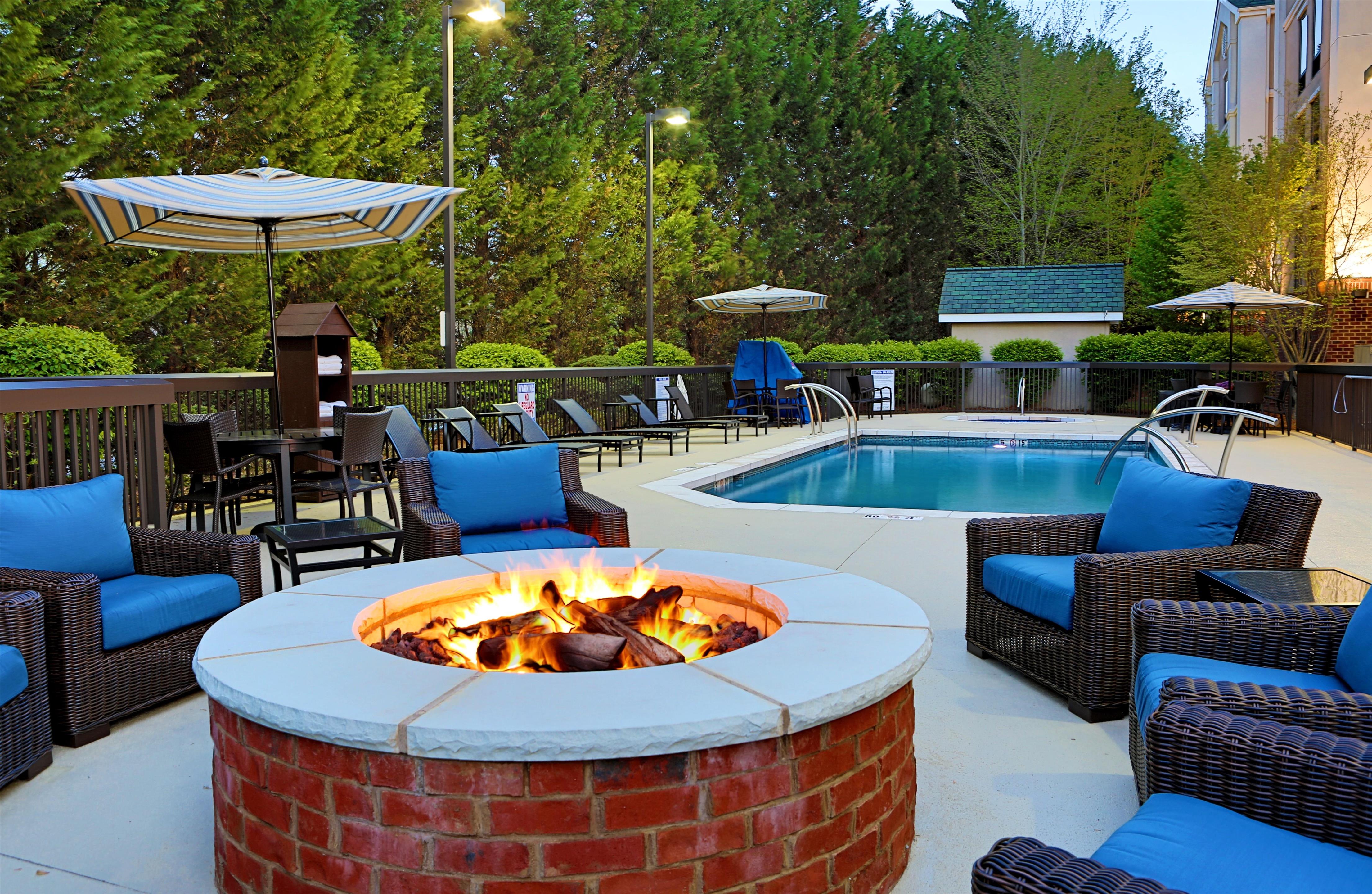 Exterior | Hampton Inn & Suites Asheville Airport