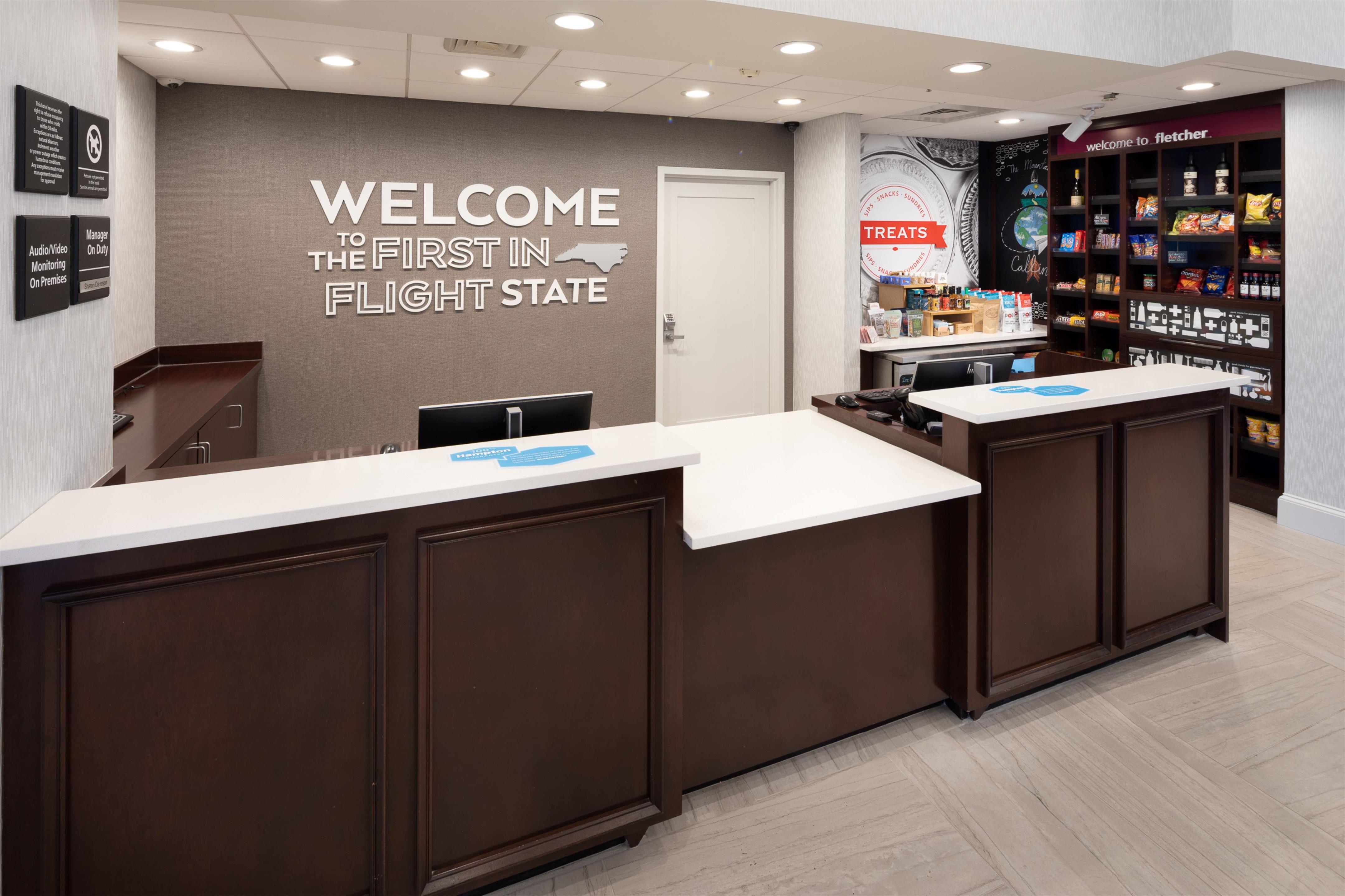 Reception | Hampton Inn & Suites Asheville Airport