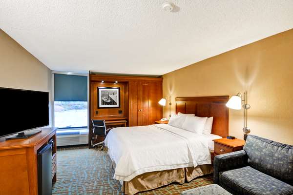  - Hampton Inn Hendersonville - I-26, Exit 49