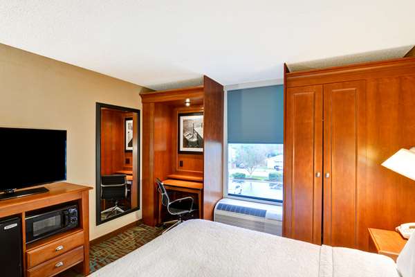  - Hampton Inn Hendersonville - I-26, Exit 49
