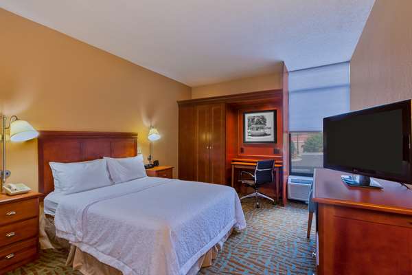  - Hampton Inn Hendersonville - I-26, Exit 49