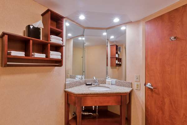  - Hampton Inn Hendersonville - I-26, Exit 49