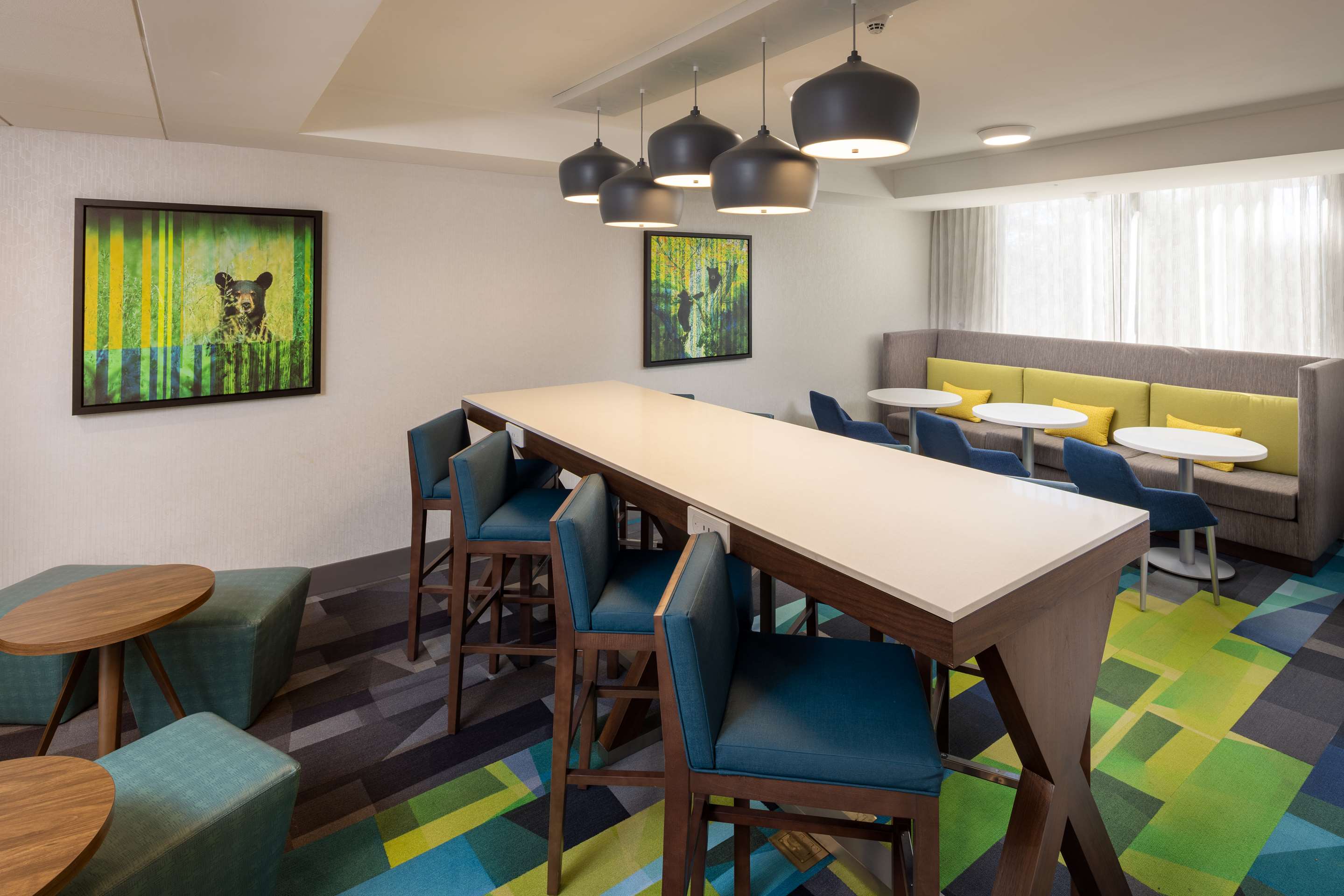 Breakfast Area | Hampton Inn Asheville-Tunnel Road