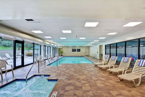 Pool - Hampton Inn & Suites Wilkes-Barre - I-81, Exit 168