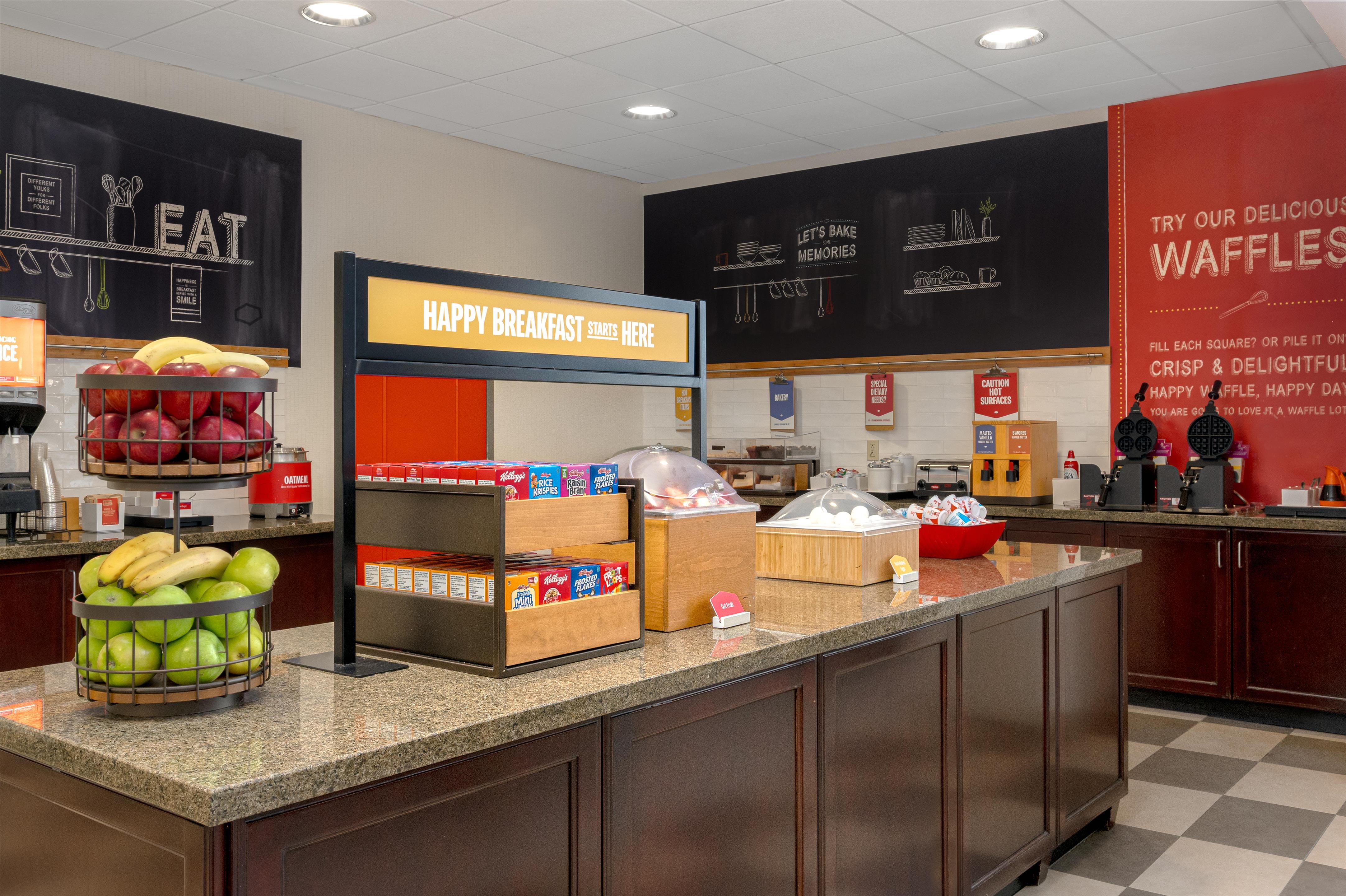 Breakfast Area | Hampton Inn & Suites Wilkes-Barre/Scranton