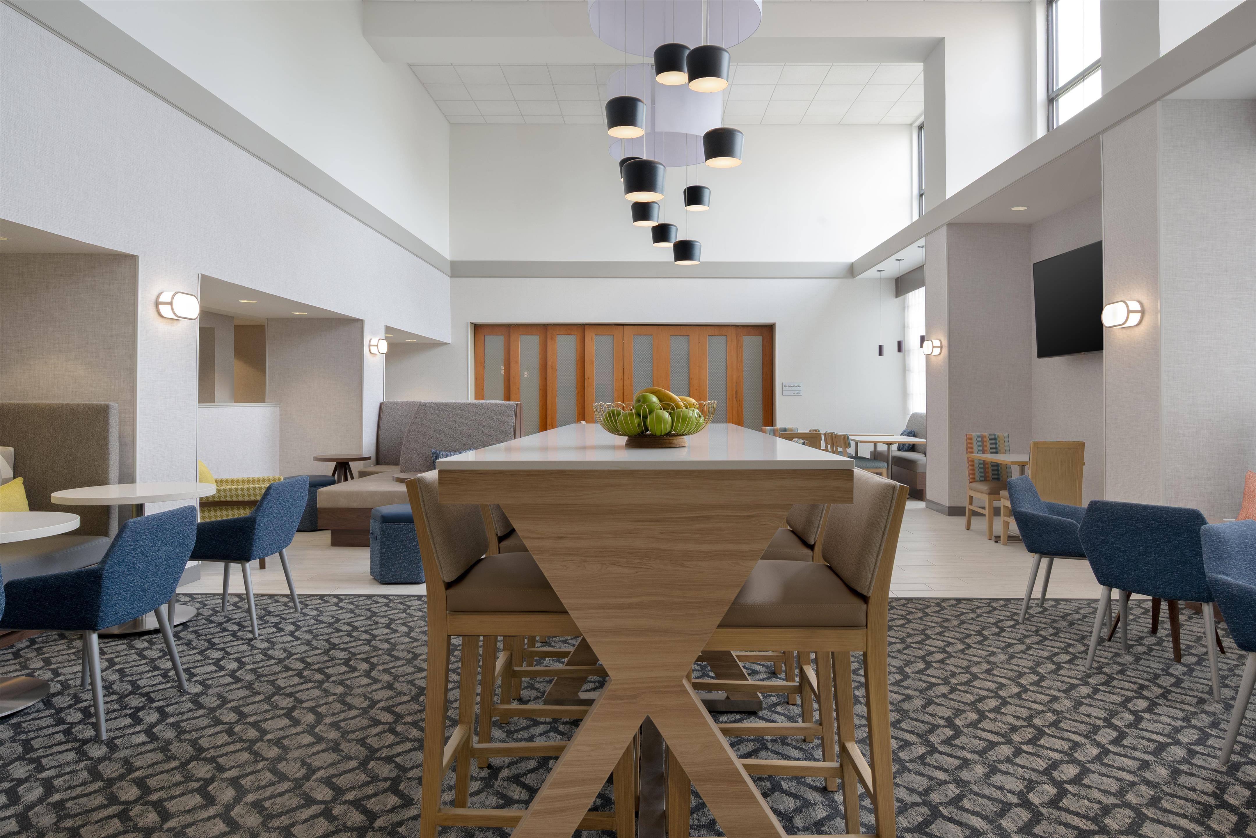 Lobby | Hampton Inn & Suites Wilkes-Barre/Scranton