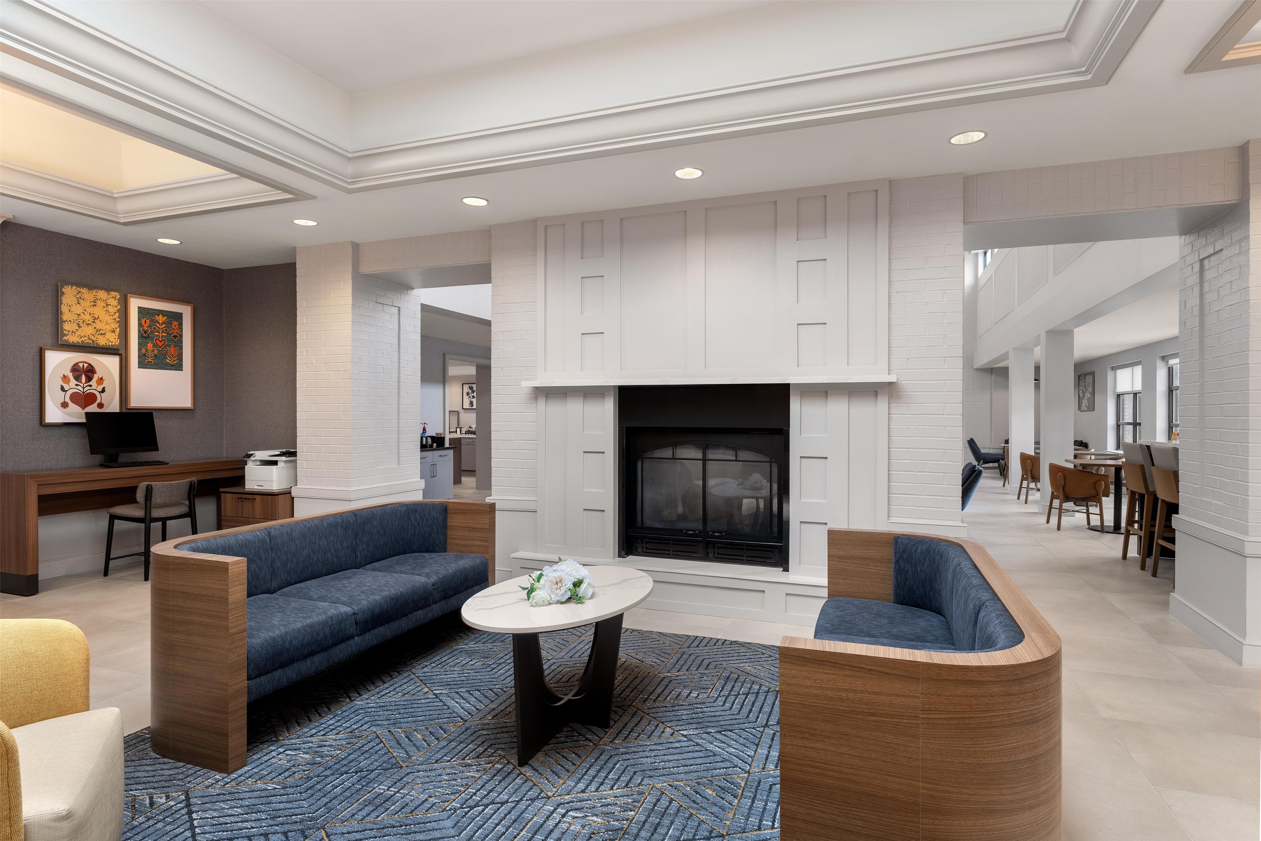 Lobby | Homewood Suites by Hilton Newtown - Langhorne, PA
