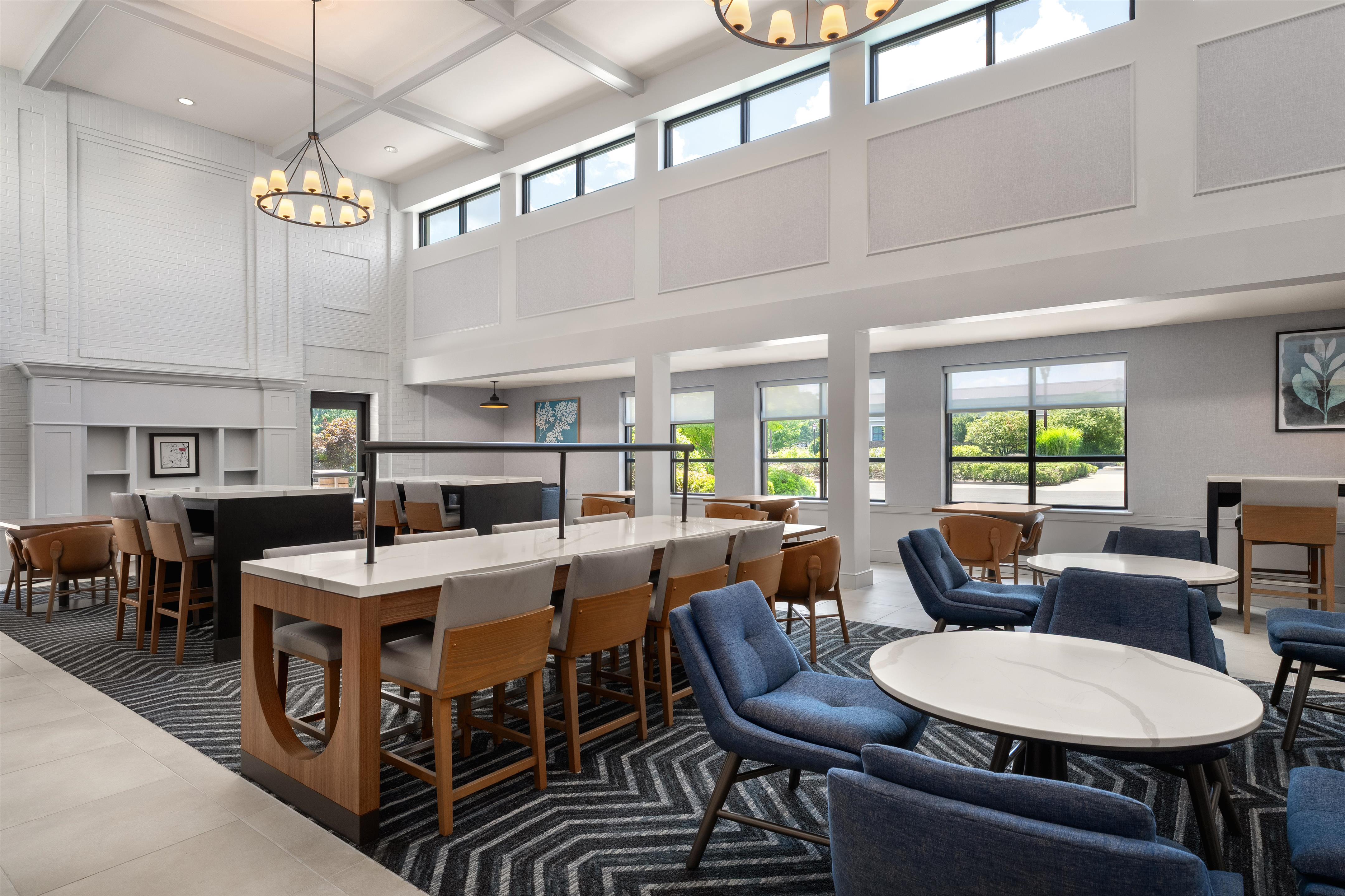 Lobby | Homewood Suites by Hilton Newtown - Langhorne, PA