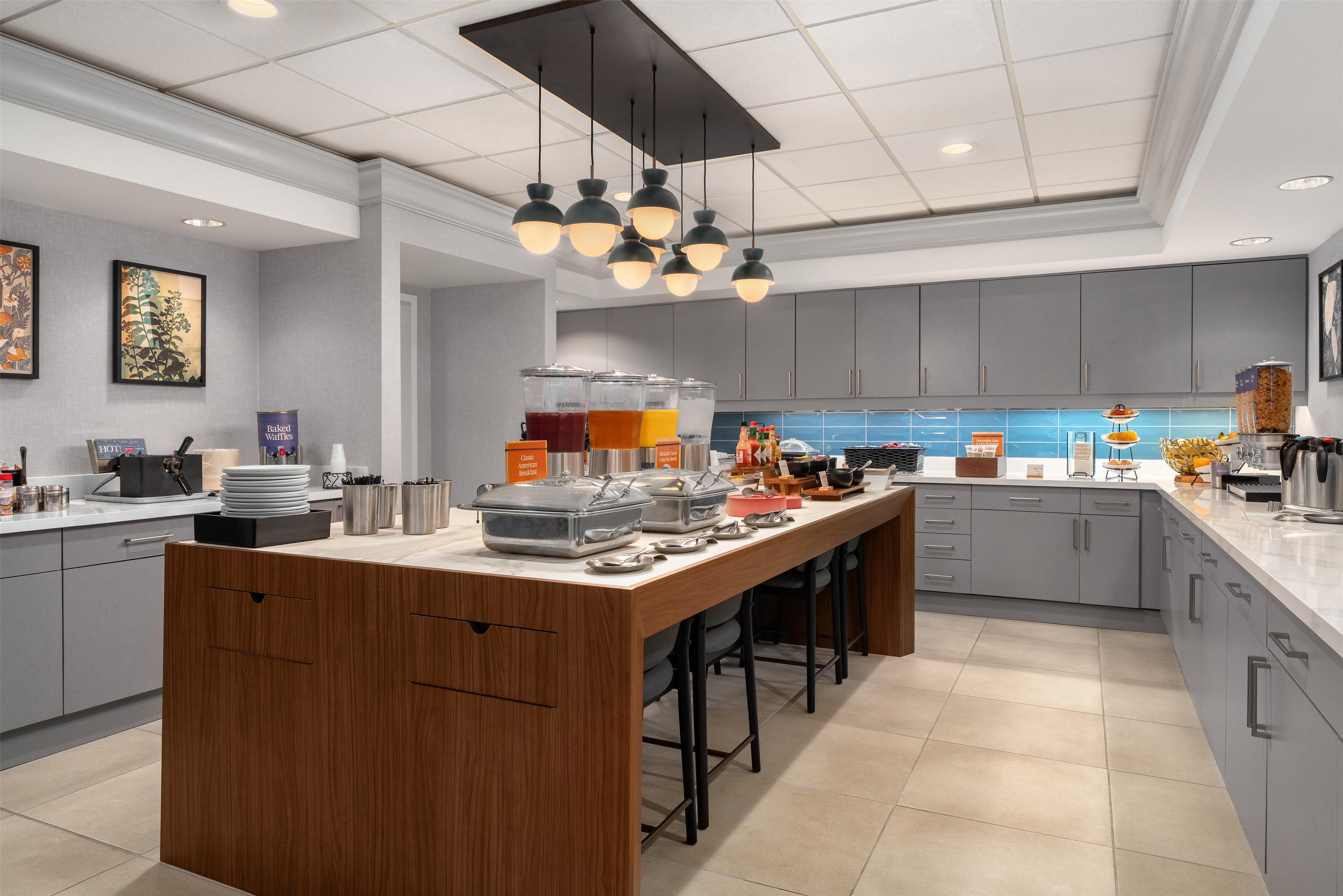 Breakfast Area | Homewood Suites by Hilton Newtown - Langhorne, PA