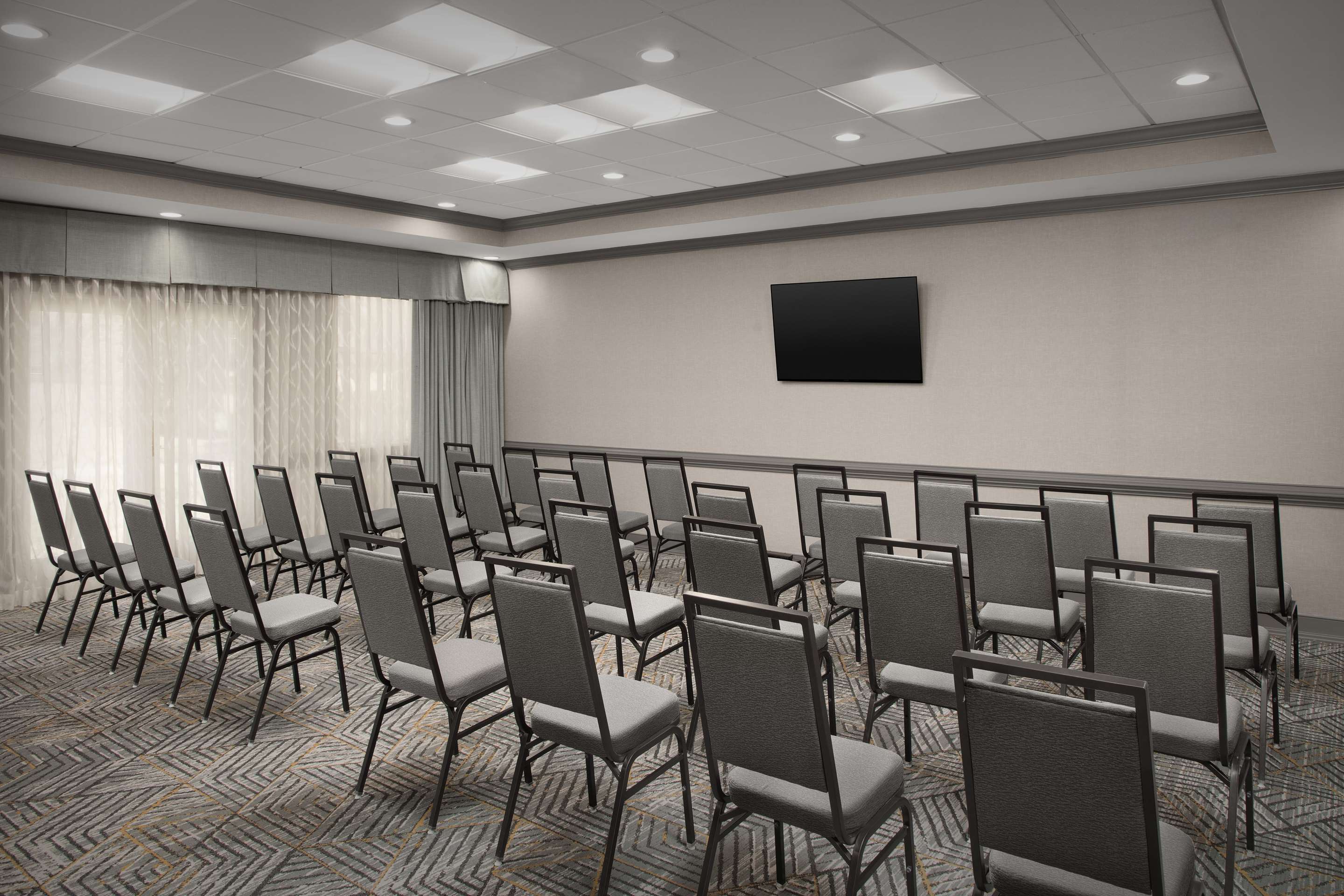 Meeting Room | Homewood Suites by Hilton Alexandria / Pentagon South
