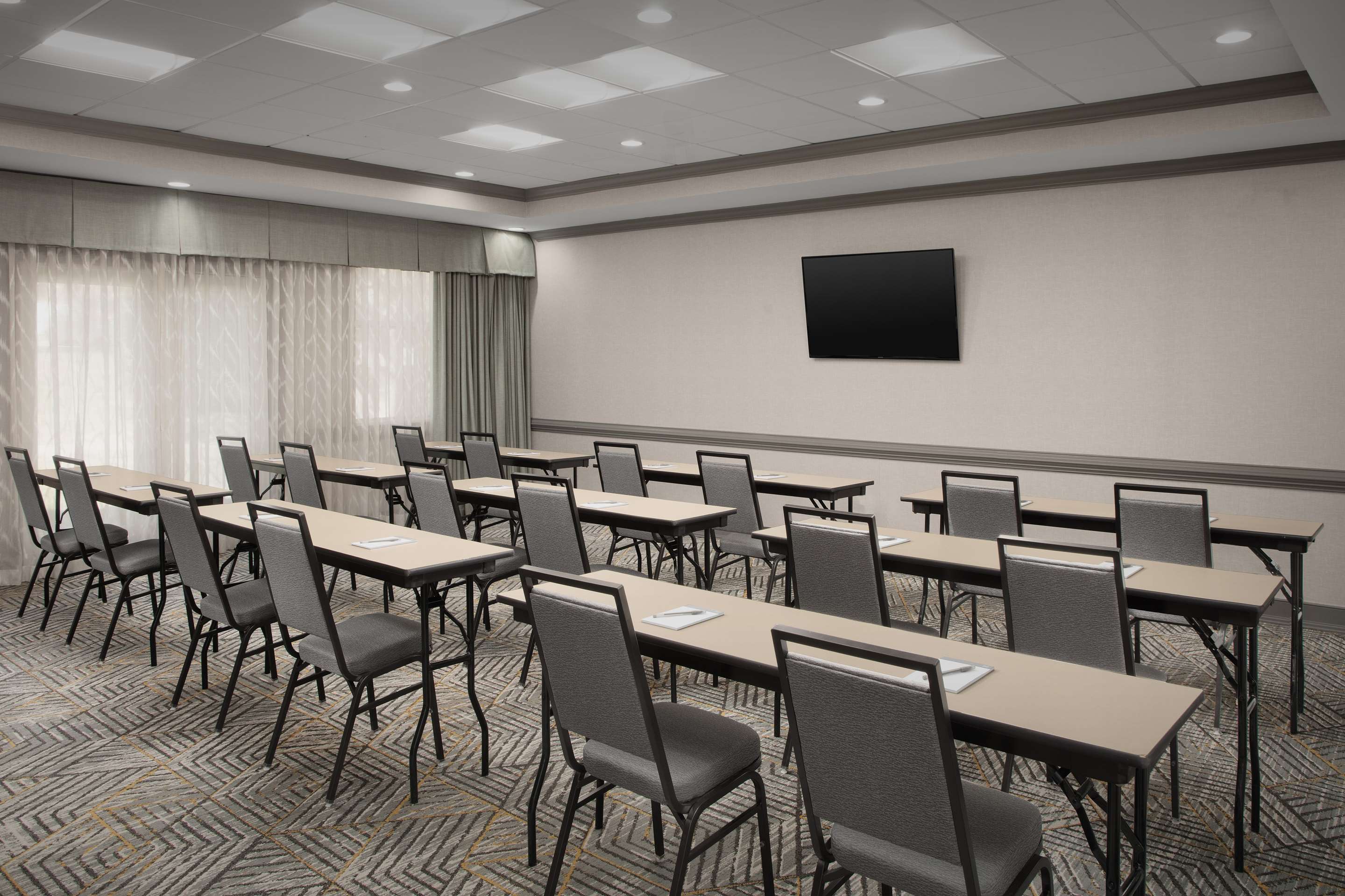 Meeting Room | Homewood Suites by Hilton Alexandria / Pentagon South
