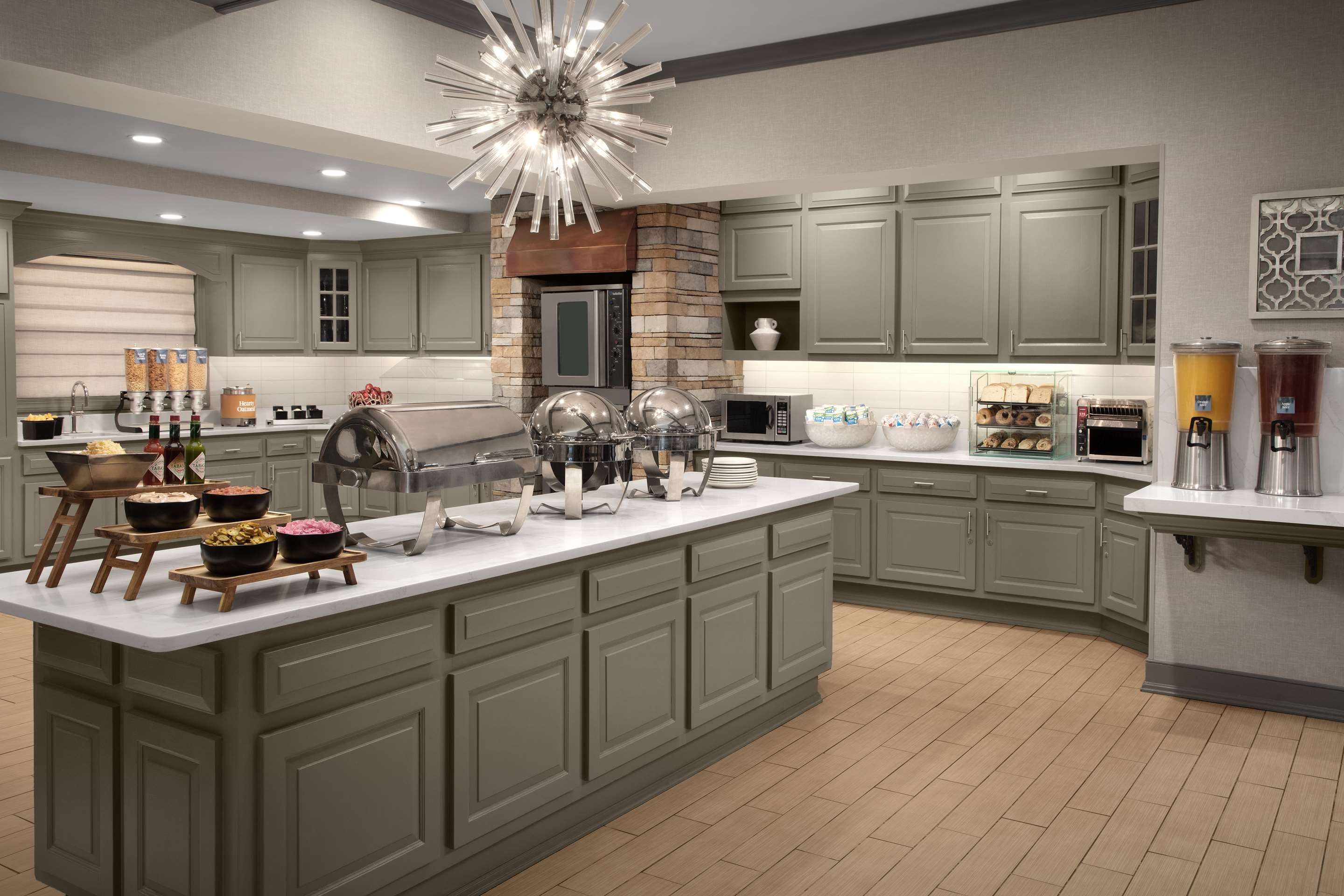 Breakfast Area | Homewood Suites by Hilton Alexandria / Pentagon South
