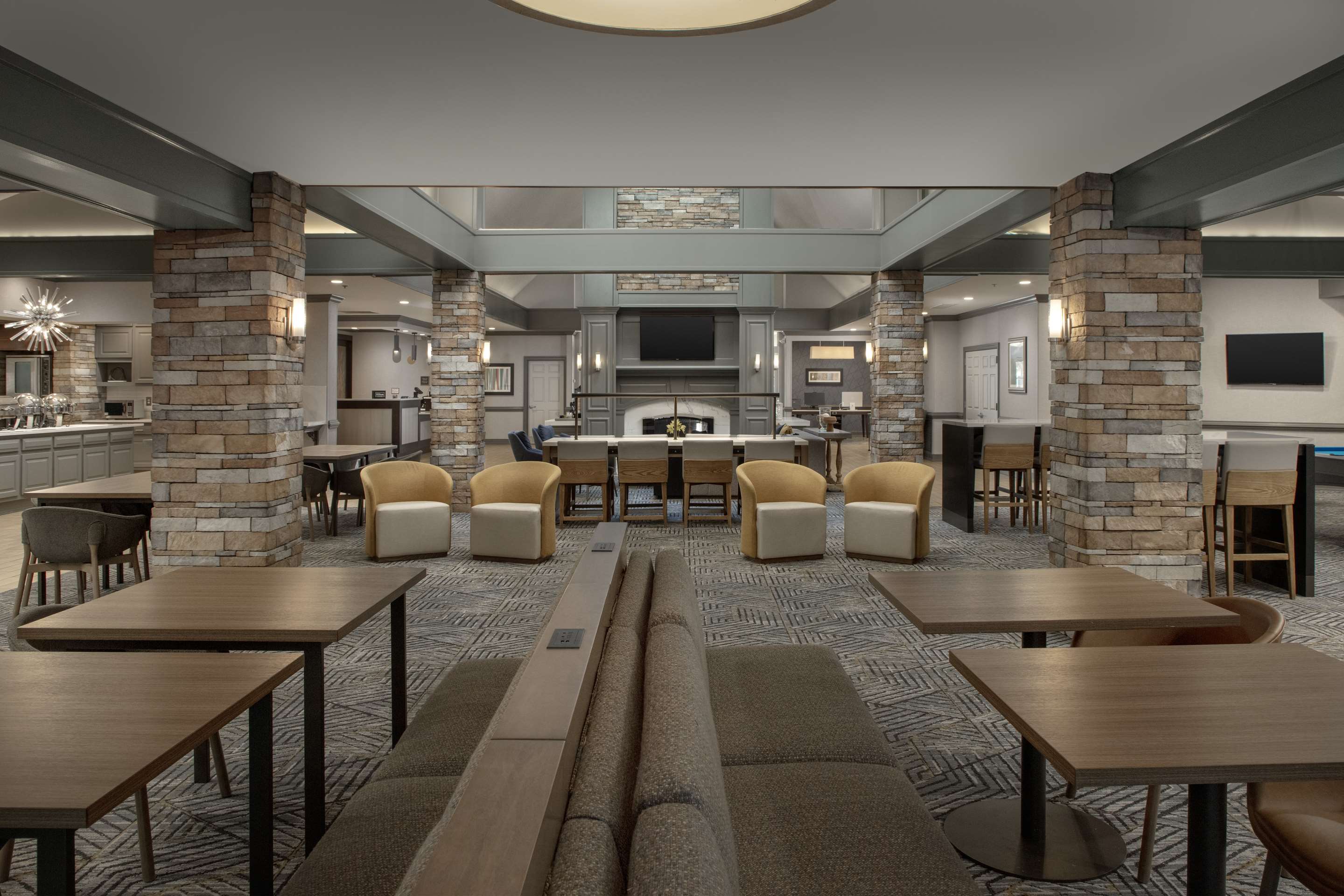 Lobby | Homewood Suites by Hilton Alexandria / Pentagon South