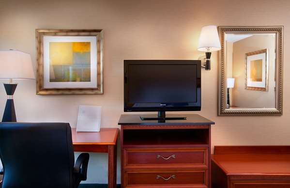  - Hampton Inn Alexandria