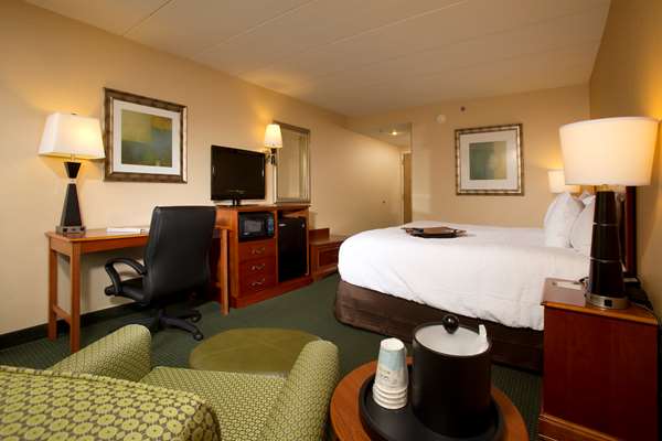  - Hampton Inn Alexandria