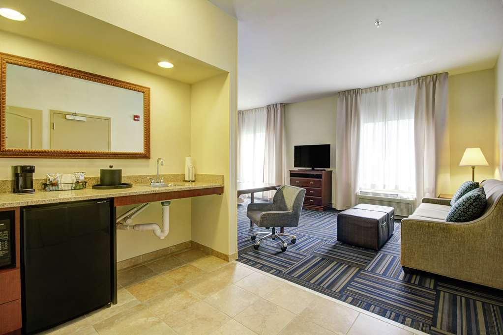 Hampton Inn & Suites Alexandria Room Type - KING STUDIO HEAR ACC SOFA